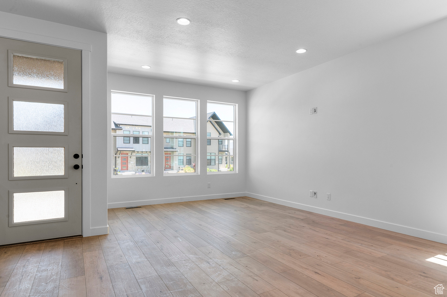 HOLBROOK SCANDIA 3318 - Residential