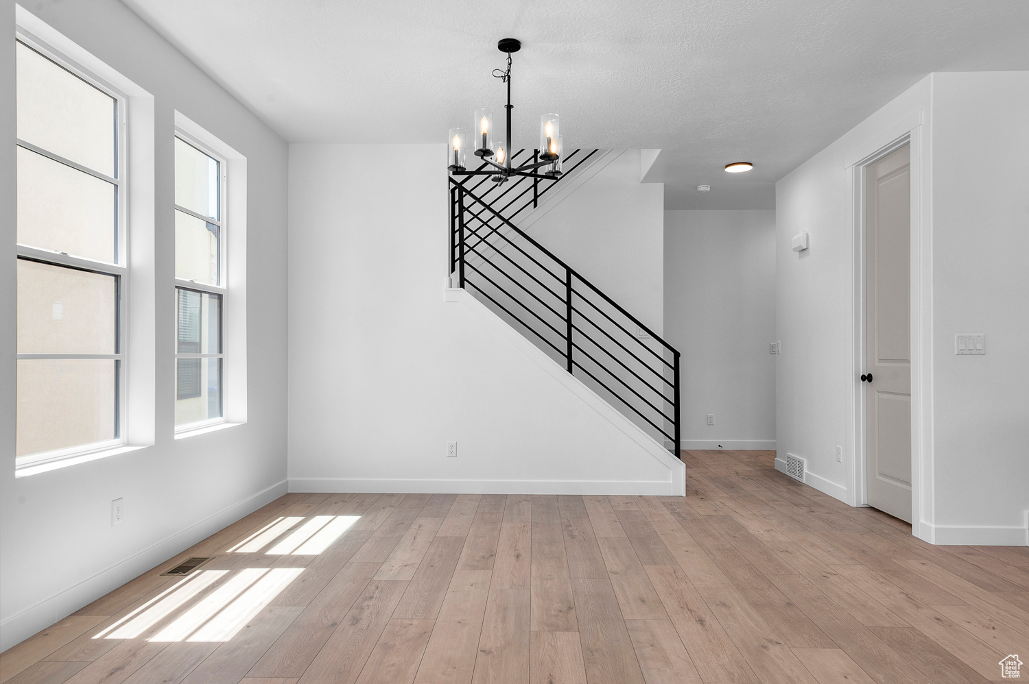 HOLBROOK SCANDIA 3318 - Residential