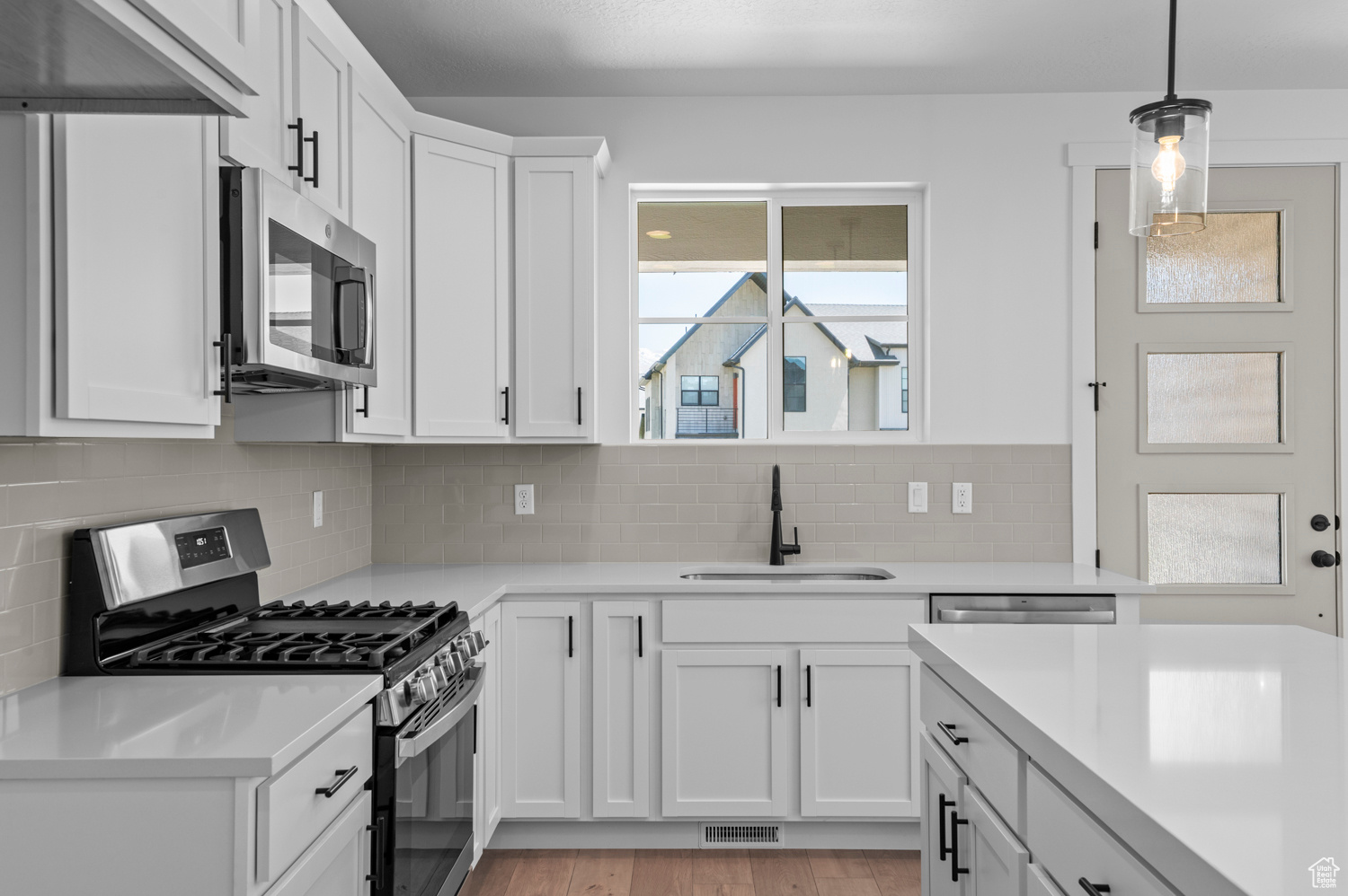 HOLBROOK SCANDIA 3318 - Residential