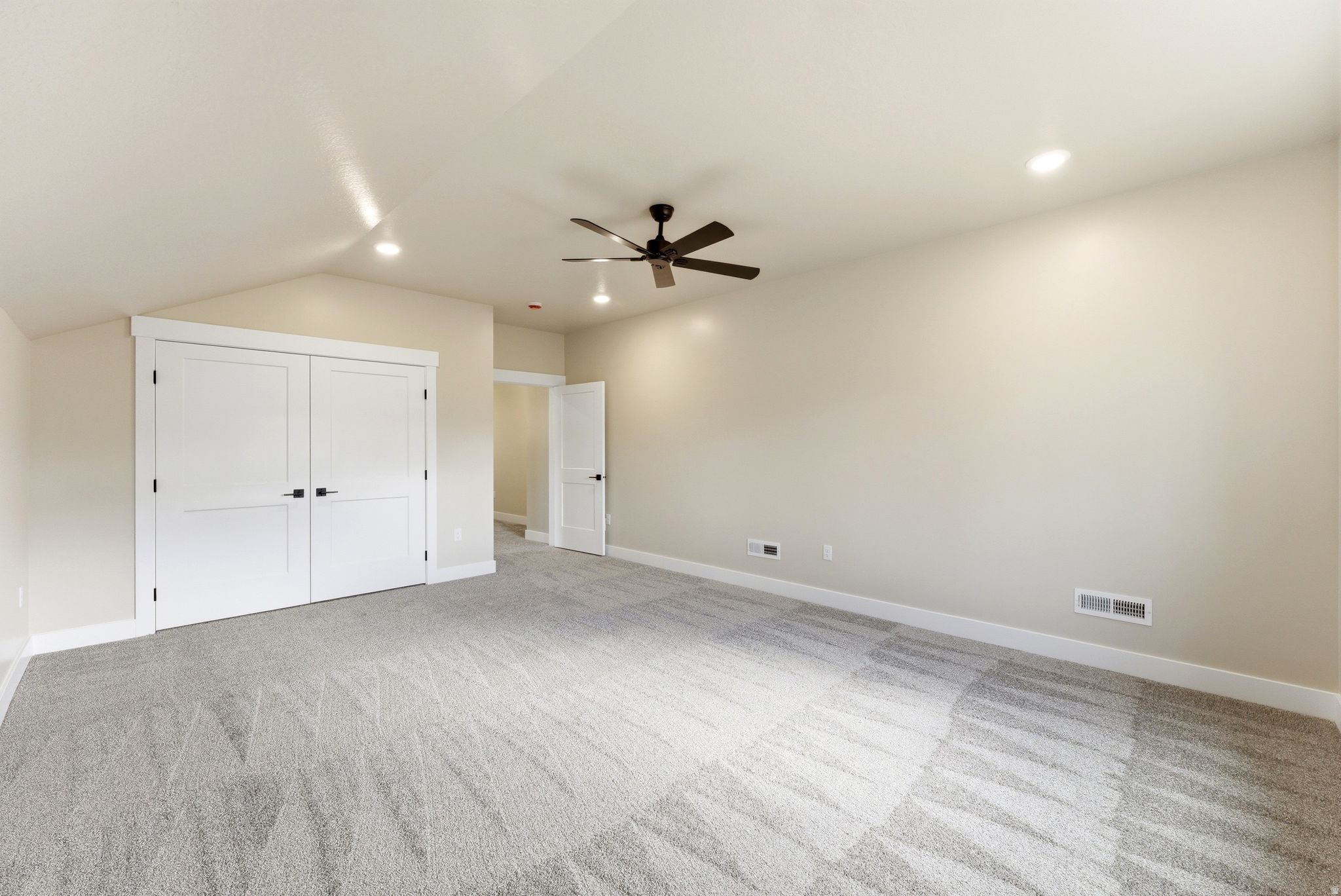 MOUNTAIN HORIZON - Residential Income