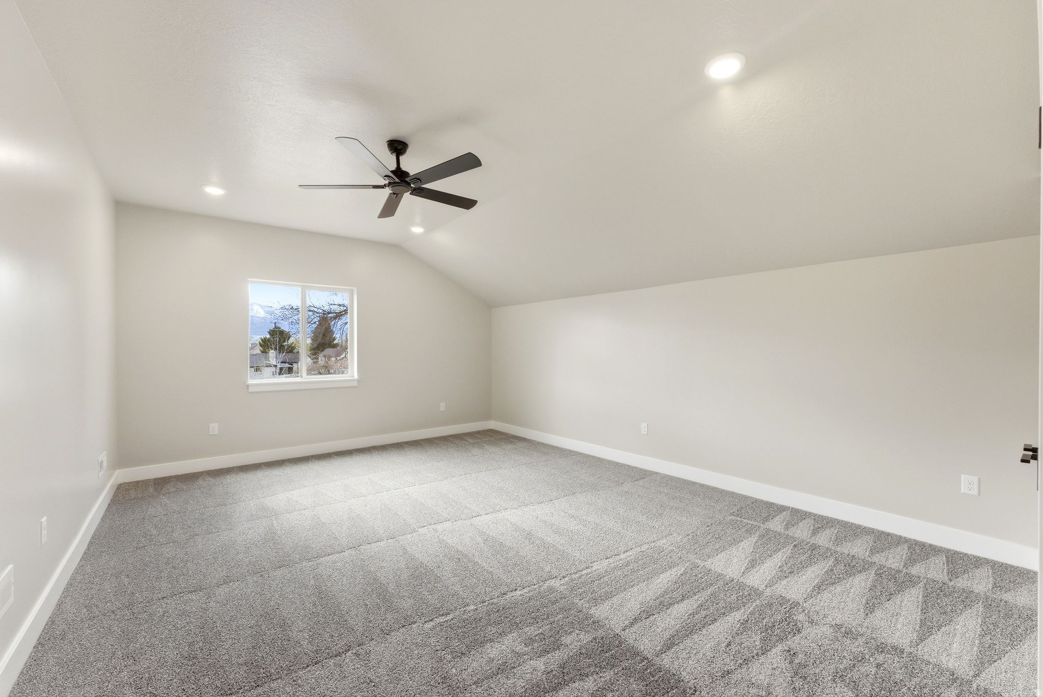 MOUNTAIN HORIZON - Residential Income