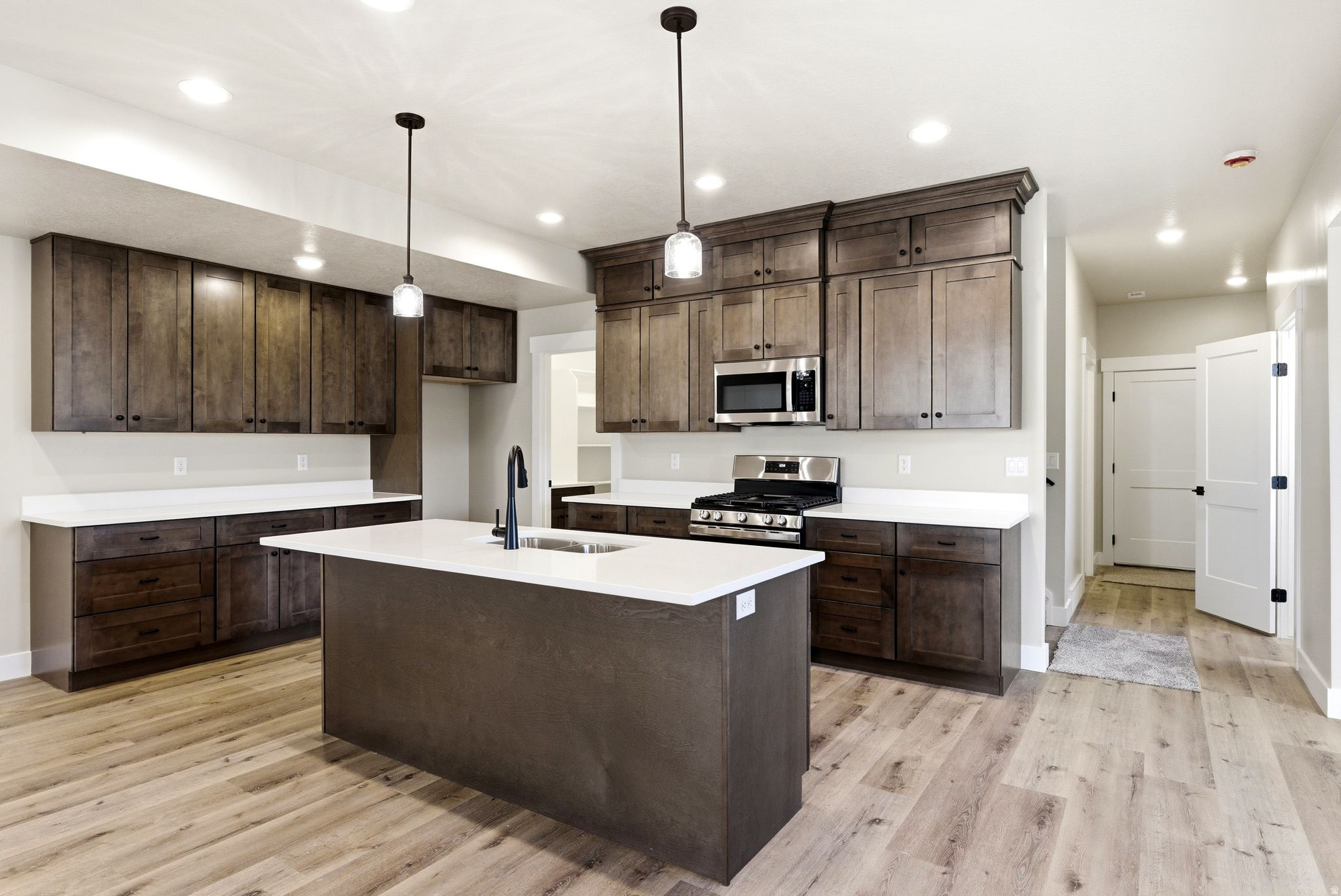 MOUNTAIN HORIZON - Residential Income