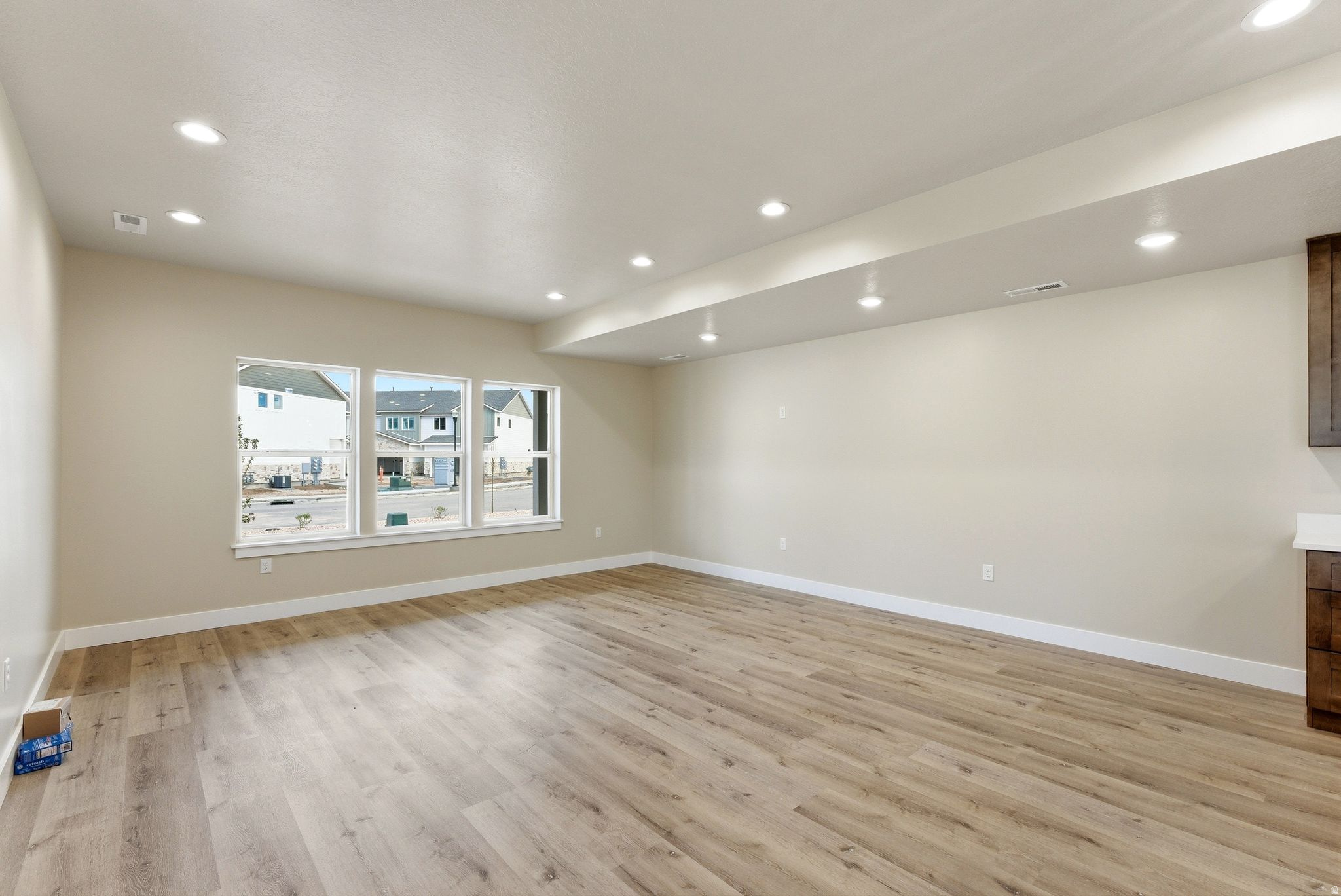 MOUNTAIN HORIZON - Residential Income