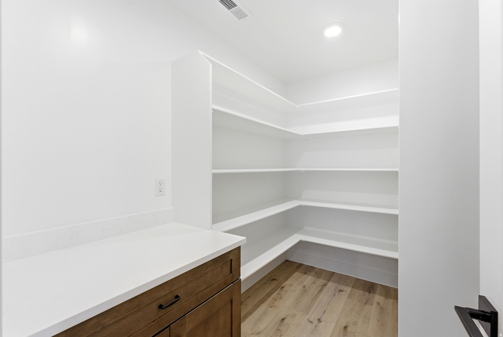 MOUNTAIN HORIZON - Residential Income