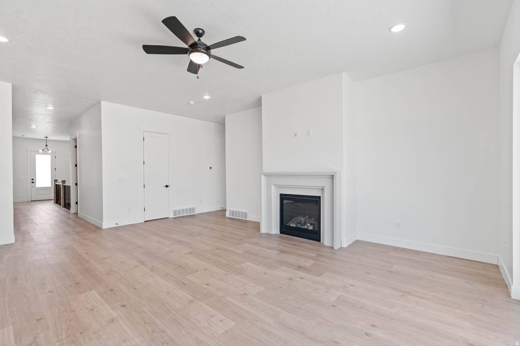 VISTAS AT SUMMIT RDG - Residential