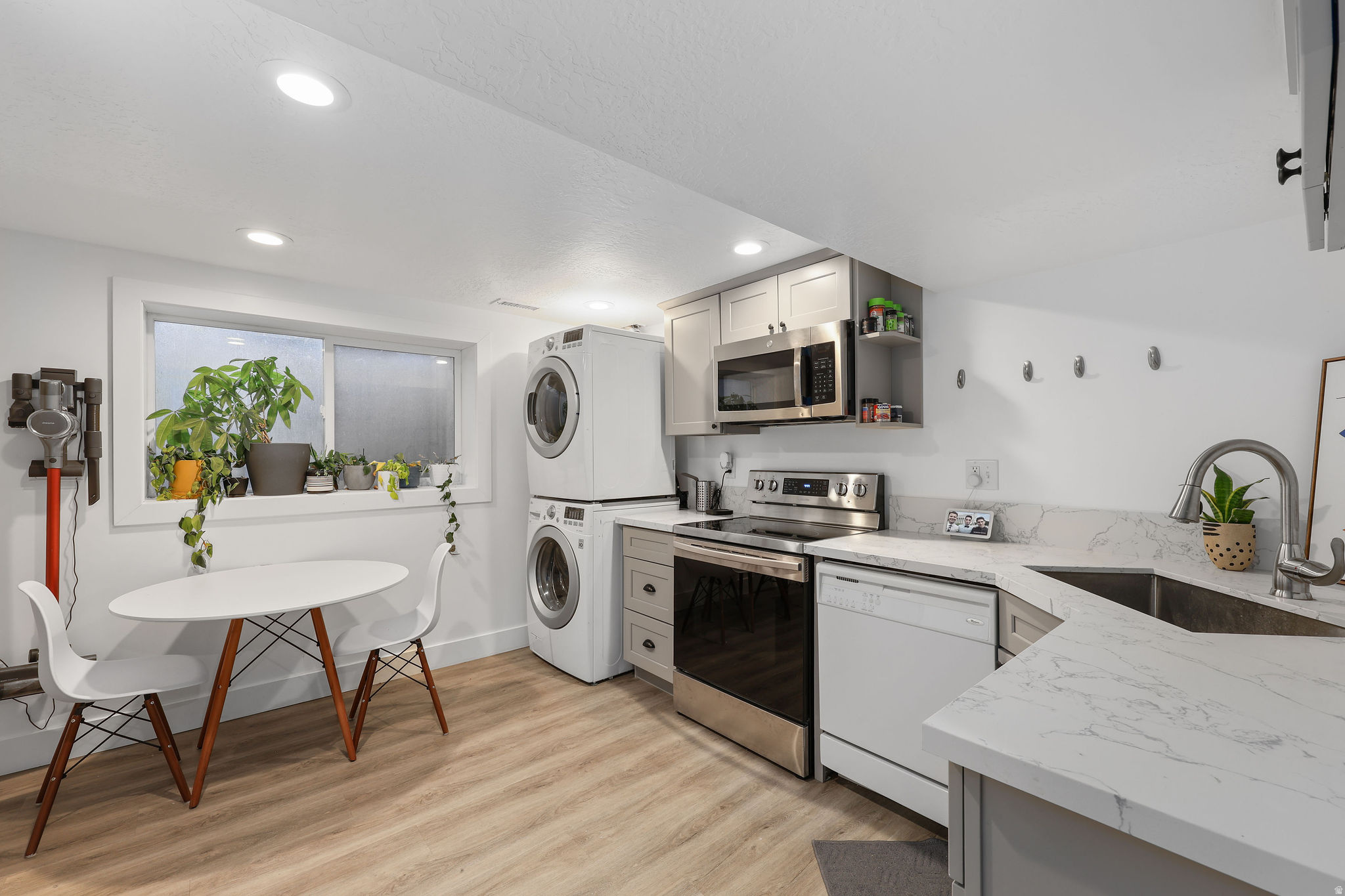 GRANDVIEW - Residential