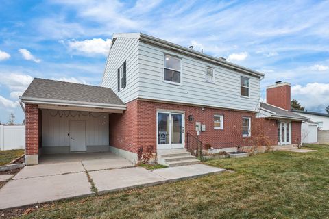Tiny photo for 1893 W CASCADE DR, Provo, UT 84604 (MLS # 2125685)