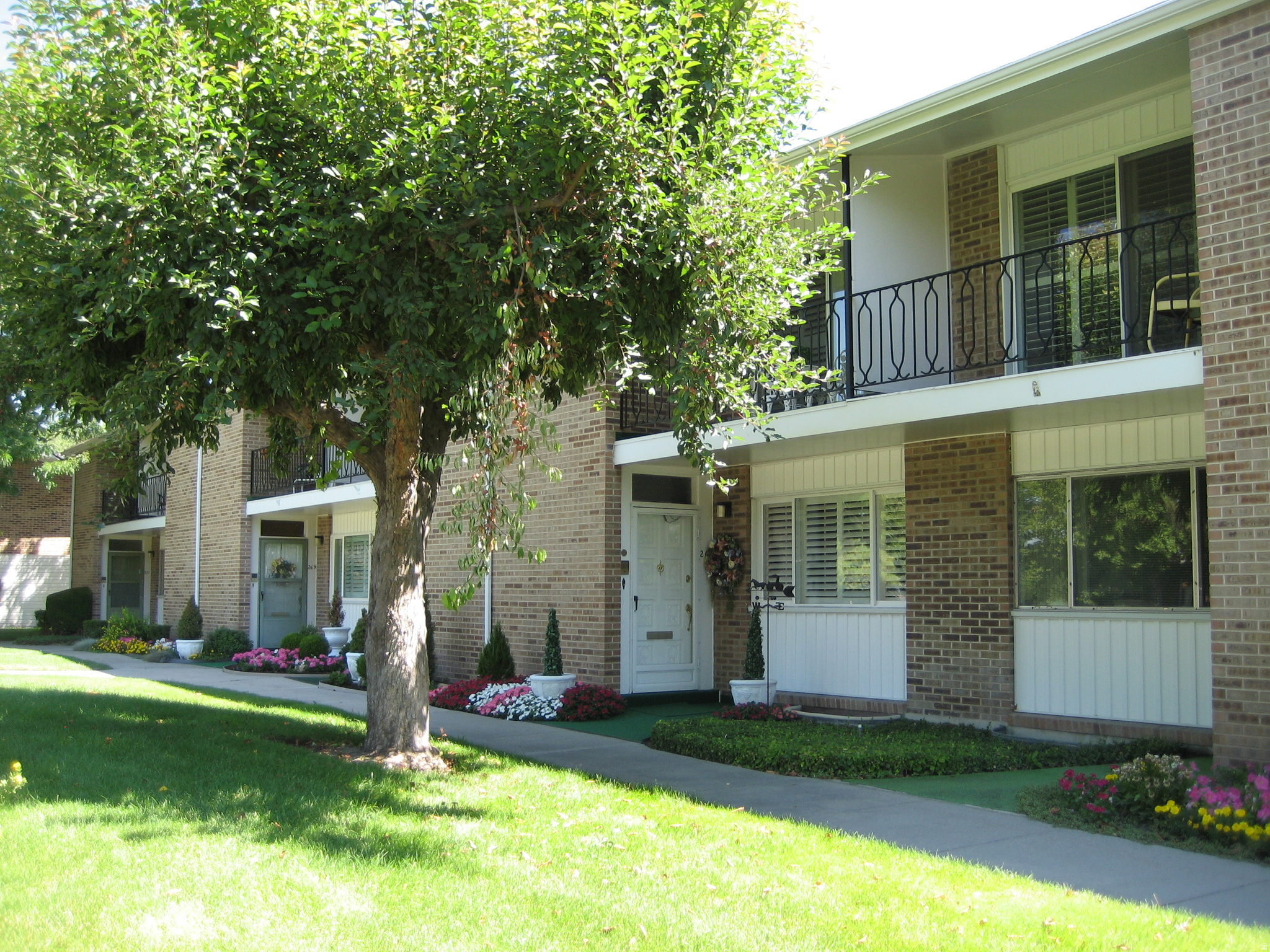THREE FOUNTAINS - Residential