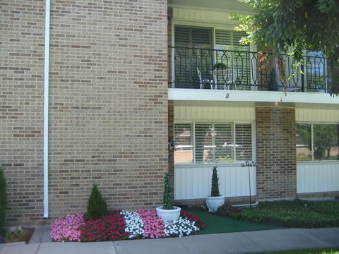 Tiny photo for 829 E THREE FOUNTAINS DR #267, Murray, UT 84107 (MLS # 2139565)