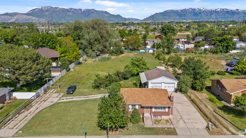 Tiny photo for 2184 N 2000 W, Clinton, UT 84015 (MLS # 2088109)