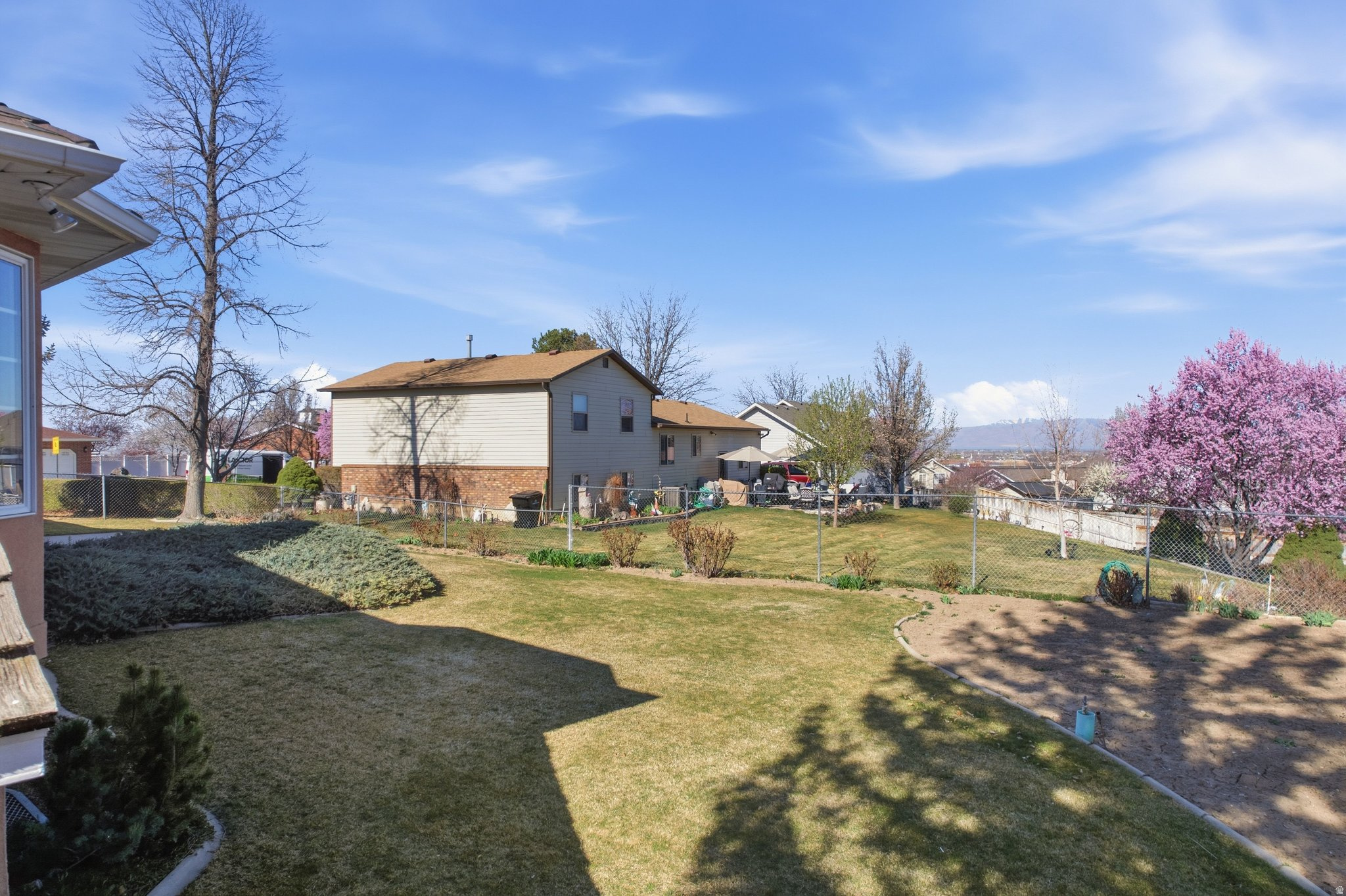 SUNSET RIDGE - Residential