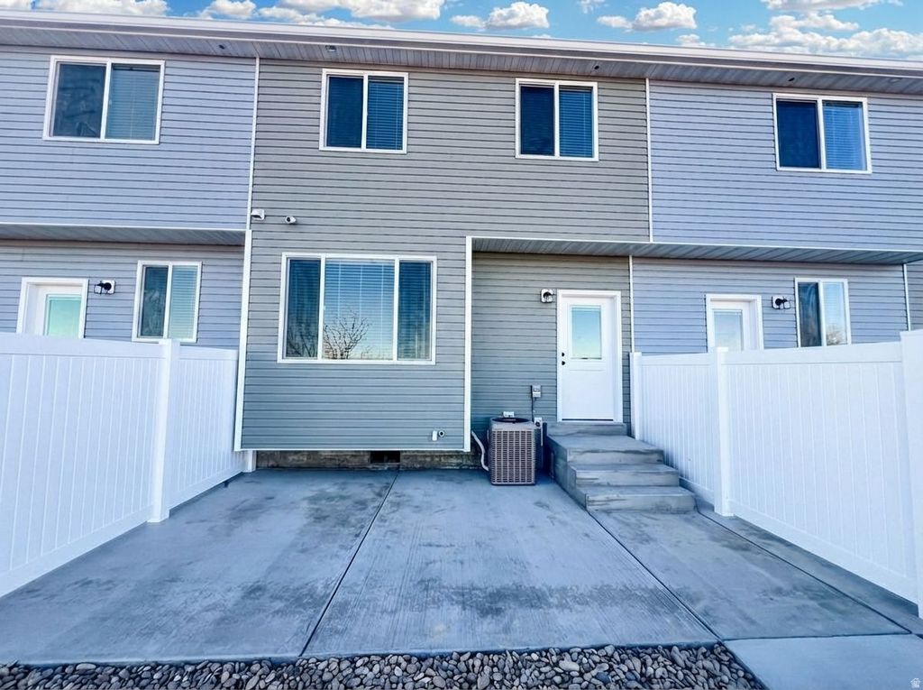 Photo of 524 W 2000 S, Vernal, UT 84078 (MLS # 2134760)