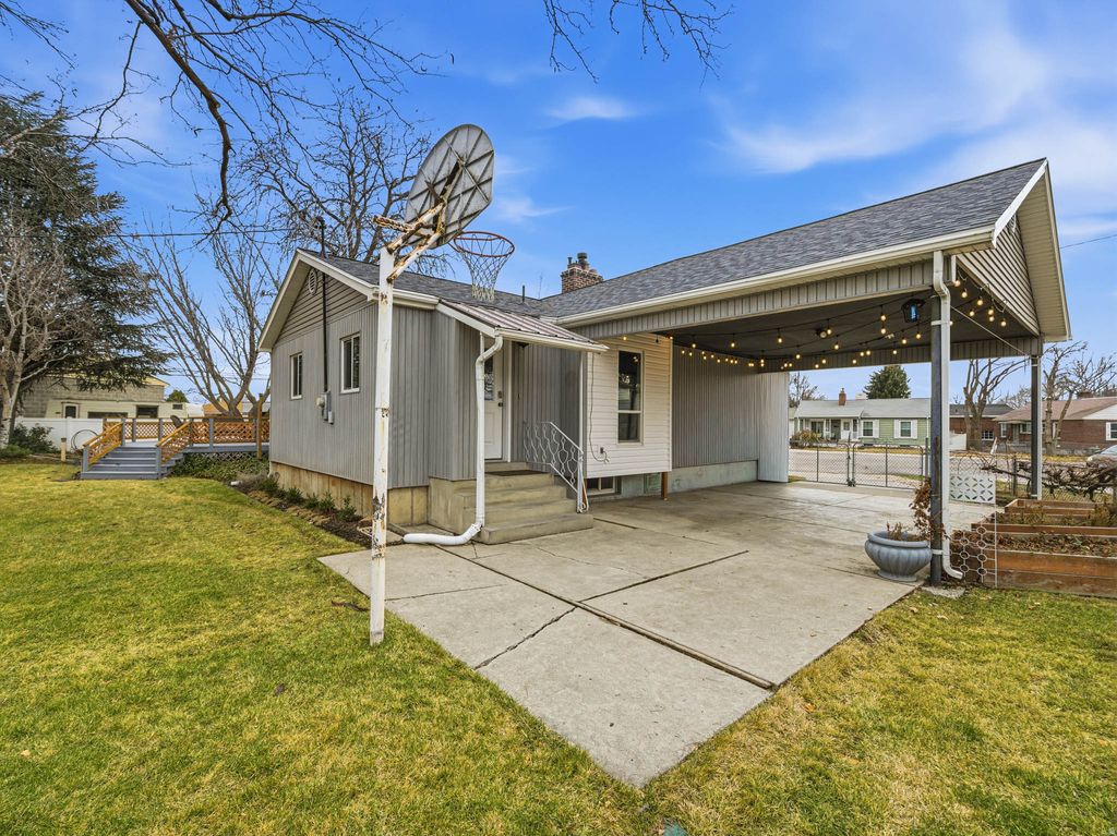 Photo of 319 E HARVARD CIR, American Fork, UT 84003 (MLS # 2139127)