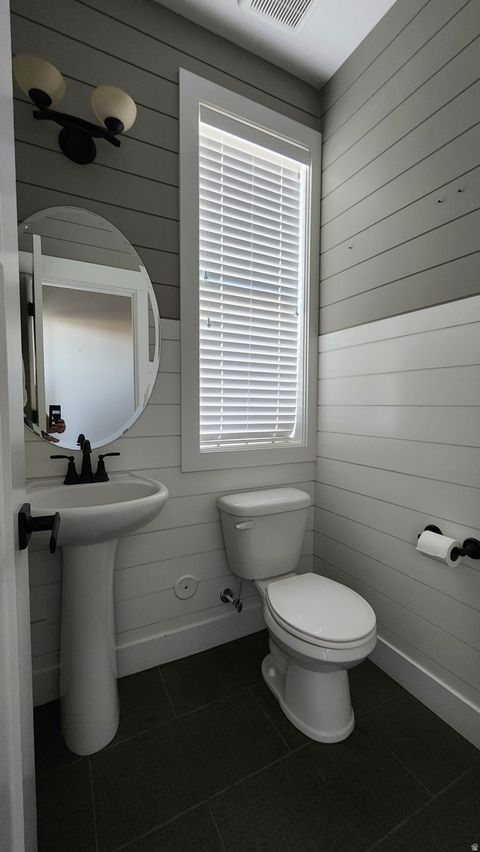 Tiny photo for 1951 W PARKVIEW DR, Syracuse, UT 84075 (MLS # 2134009)