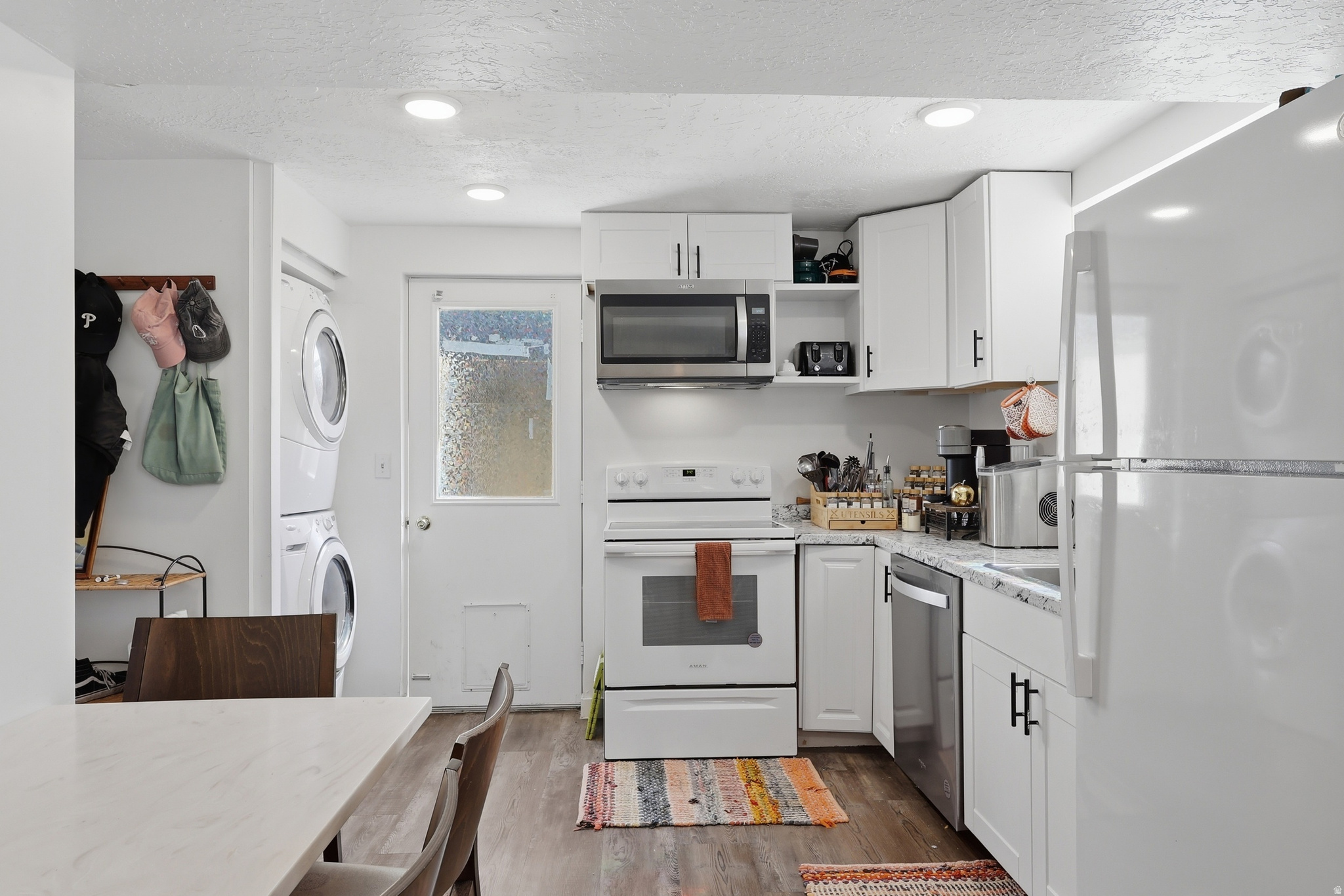 BLK & STEPHEIN 1ST - Residential