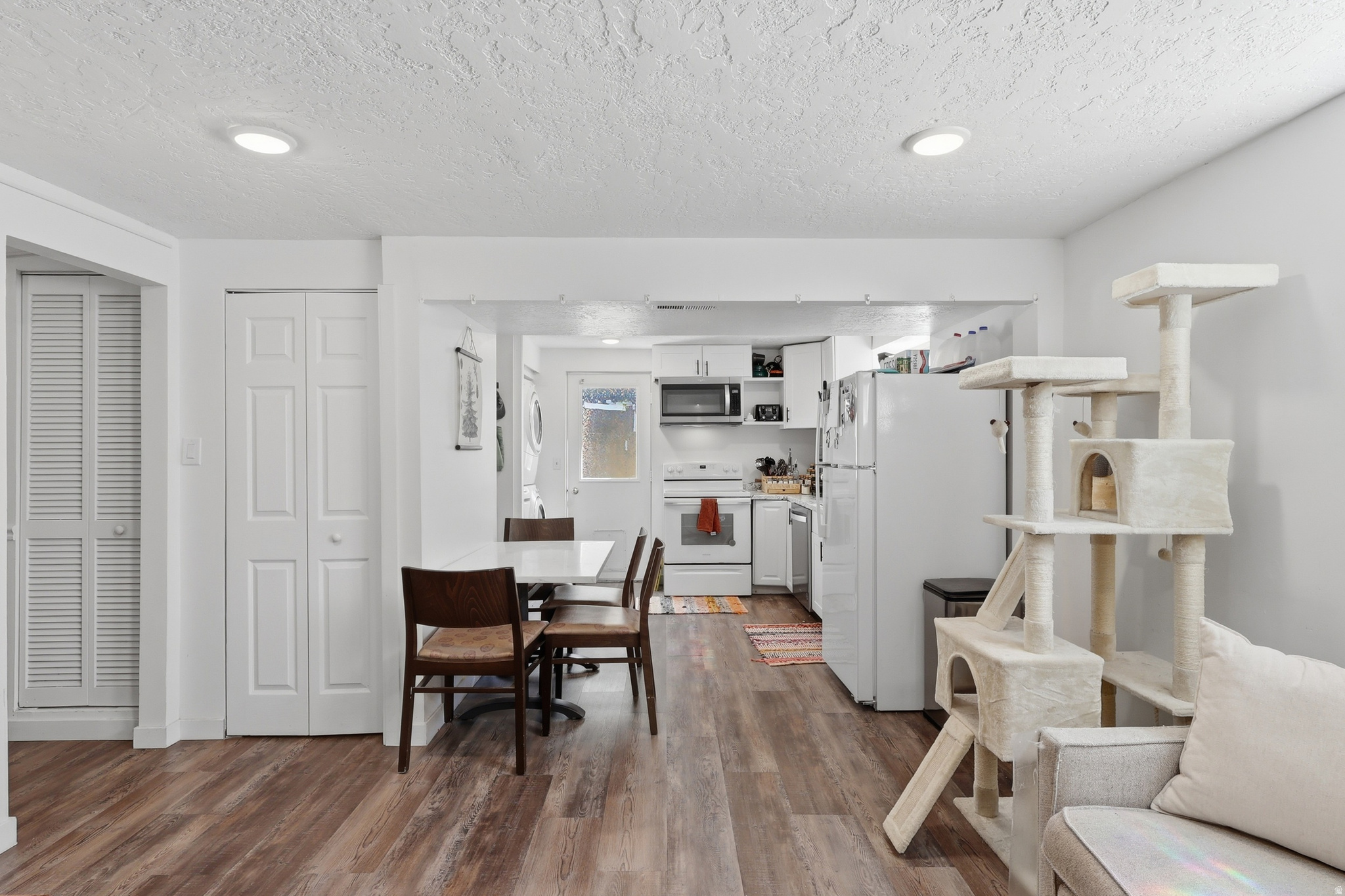 BLK & STEPHEIN 1ST - Residential