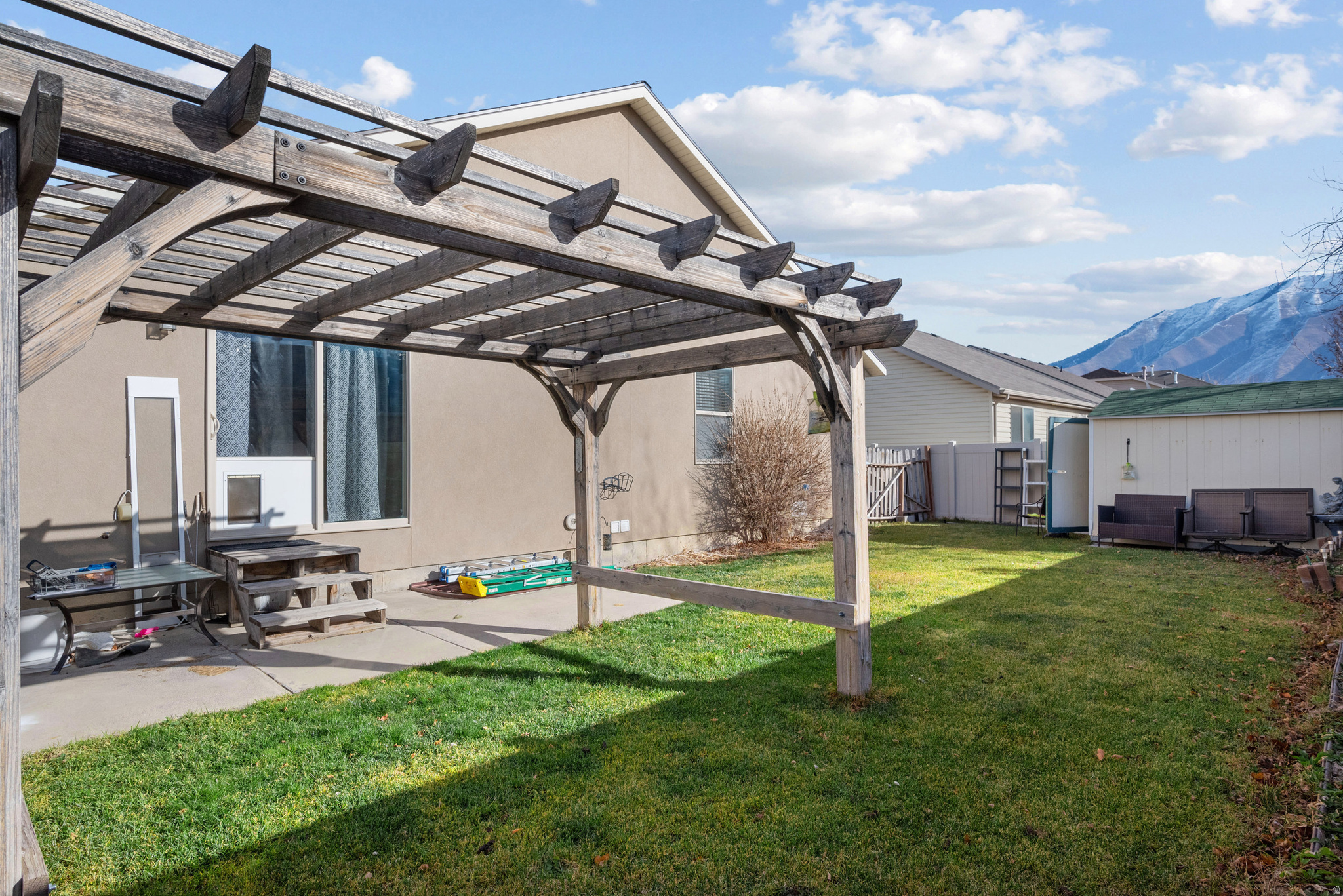 SPANISH VISTA - Residential