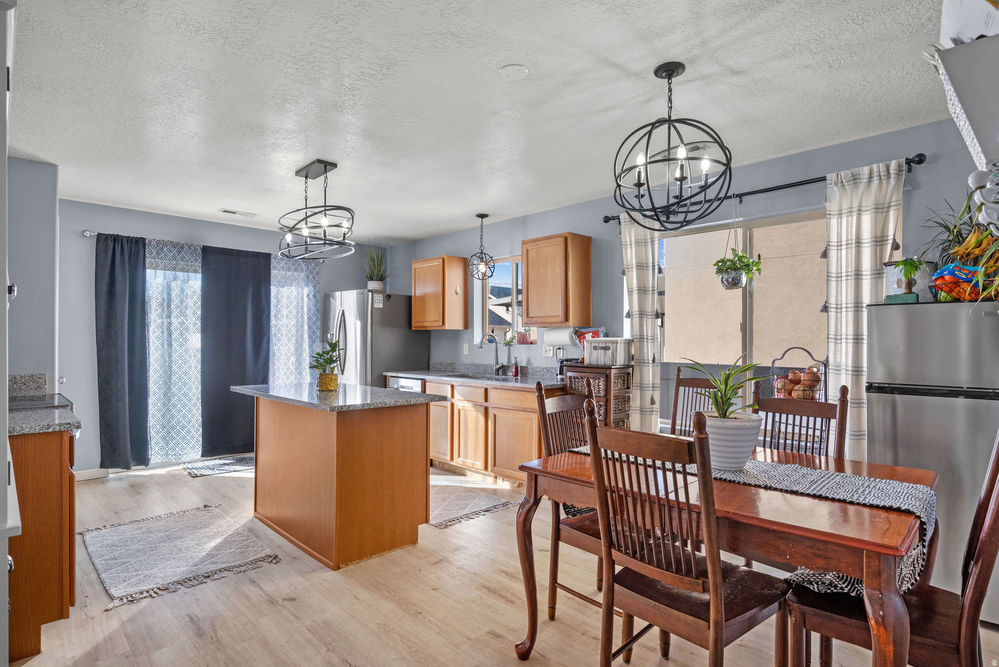 SPANISH VISTA - Residential