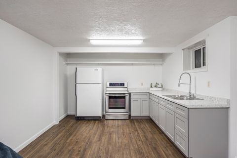 Tiny photo for 210 S 700 E, Clearfield, UT 84015 (MLS # 2123973)