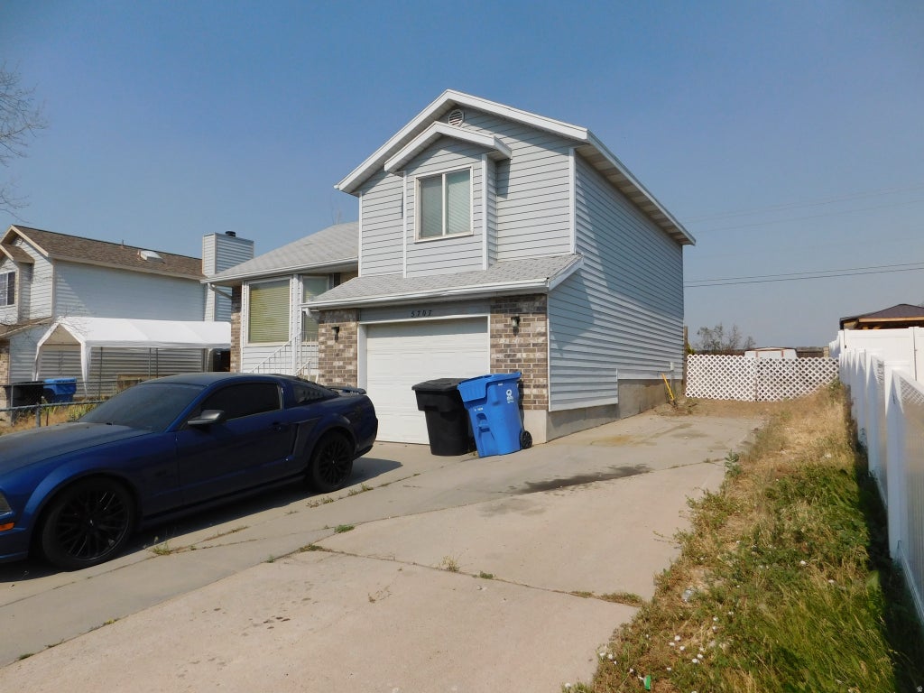 Photo of 5707 S ESPRIT DR W, Kearns, UT 84118 (MLS # 2167382)