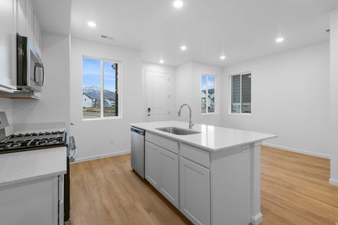 Tiny photo for 1302 E 1670 St N #908, Payson, UT 84651 (MLS # 2134452)