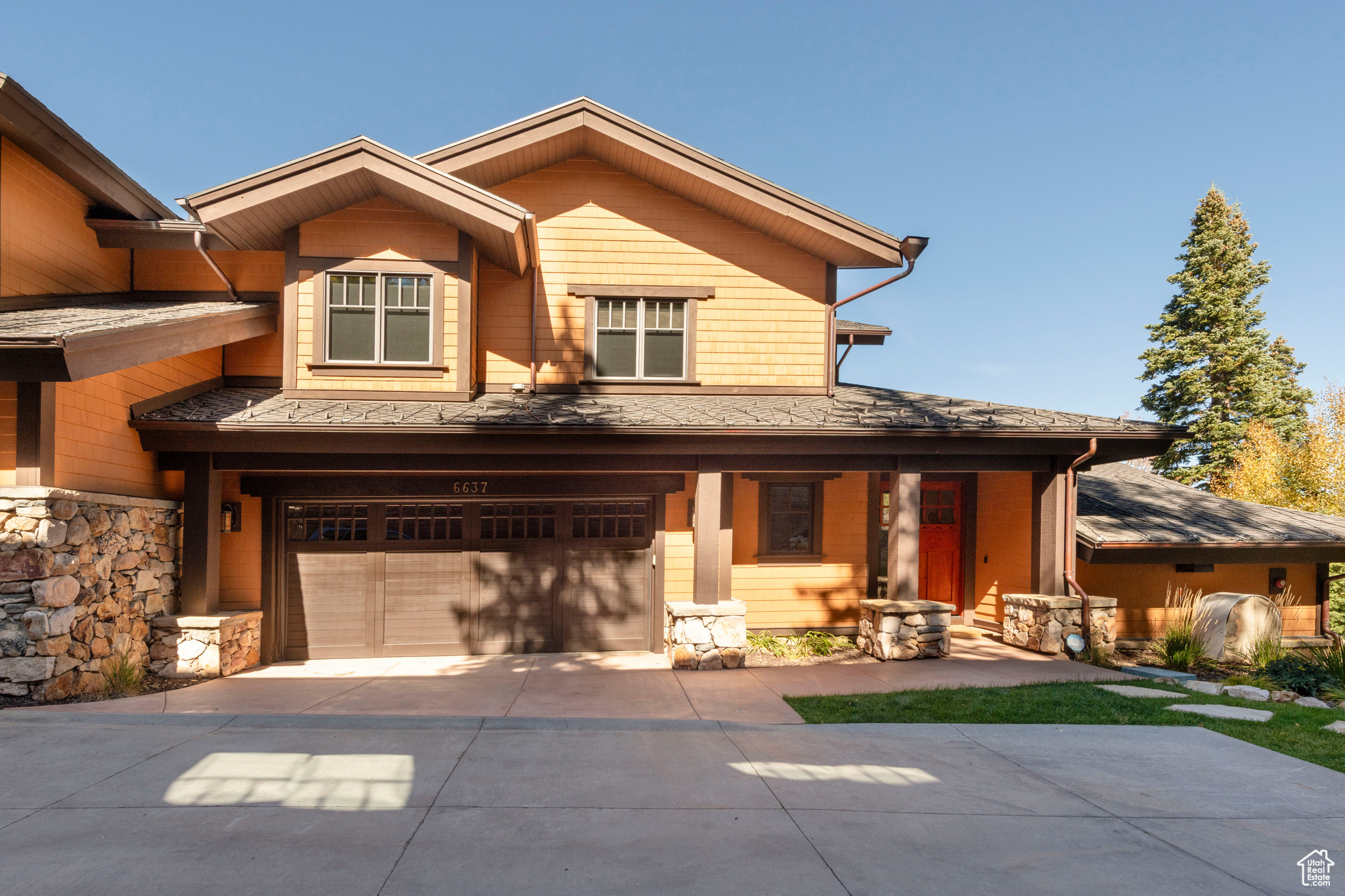 LOOKOUT AT DEER VALLEY - Residential