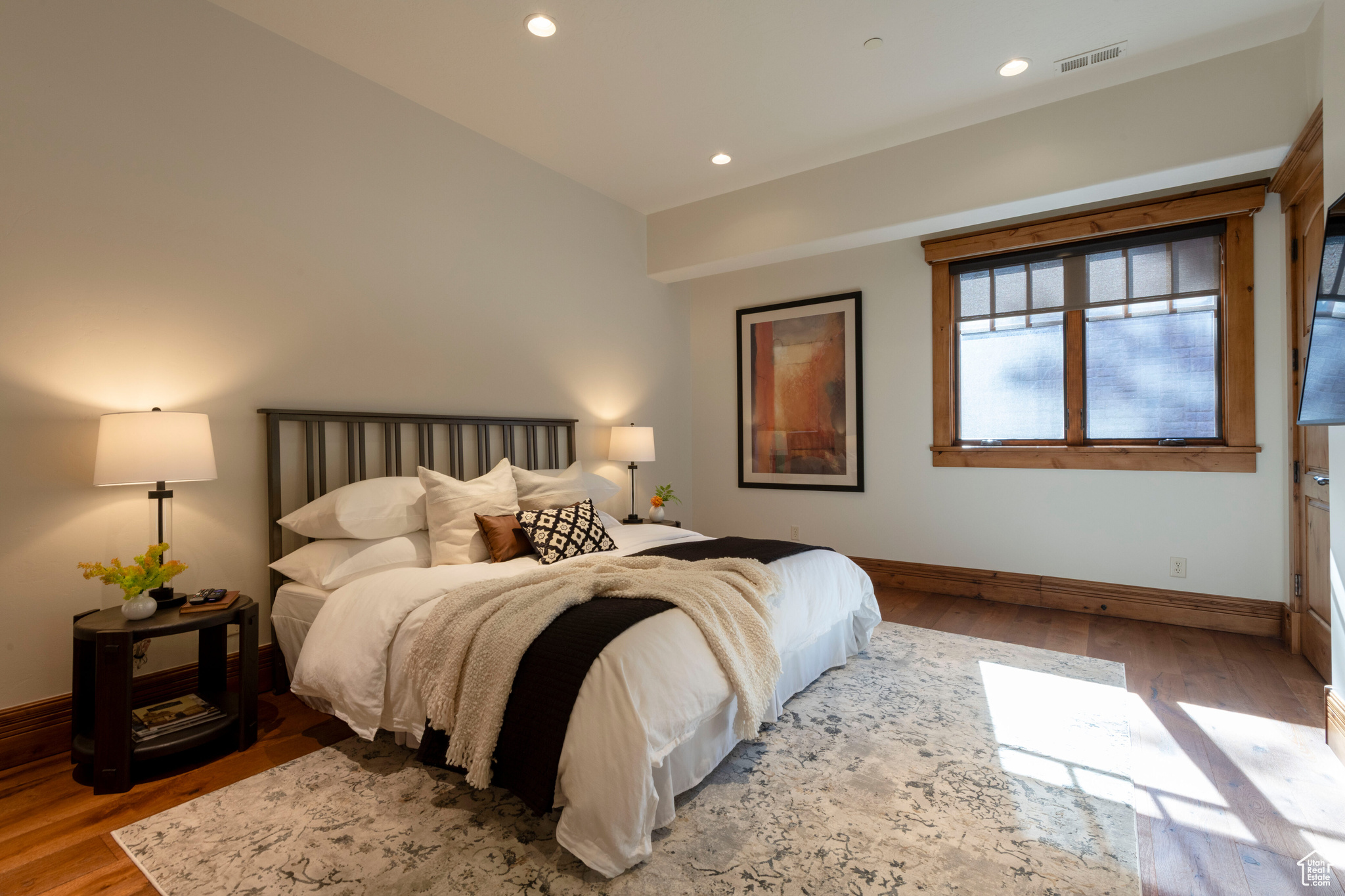 LOOKOUT AT DEER VALLEY - Residential