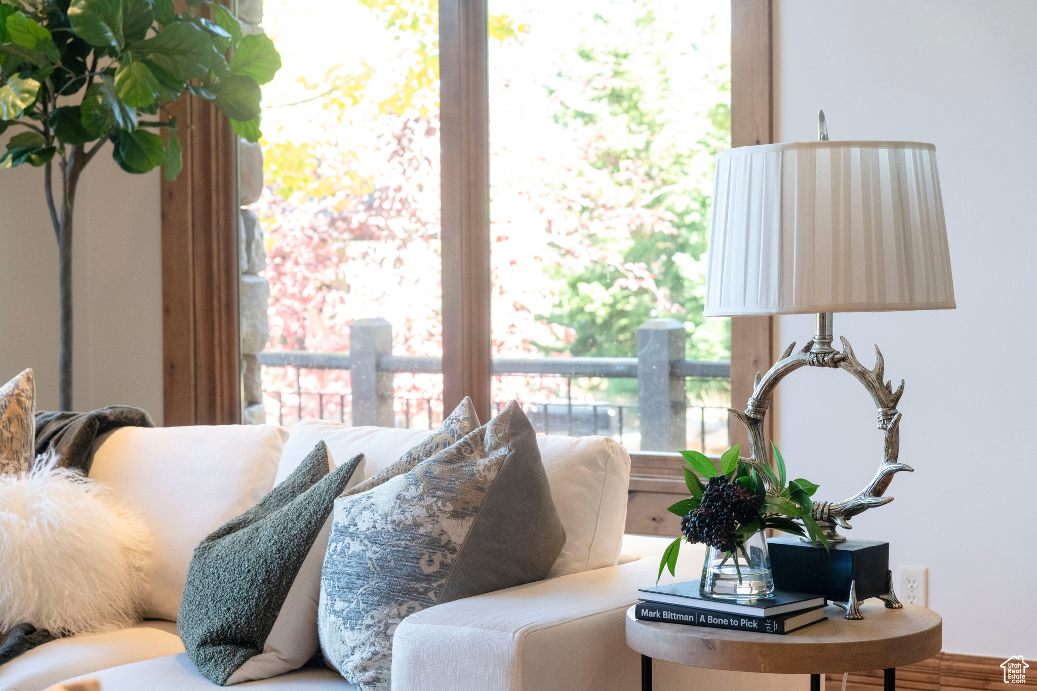 LOOKOUT AT DEER VALLEY - Residential