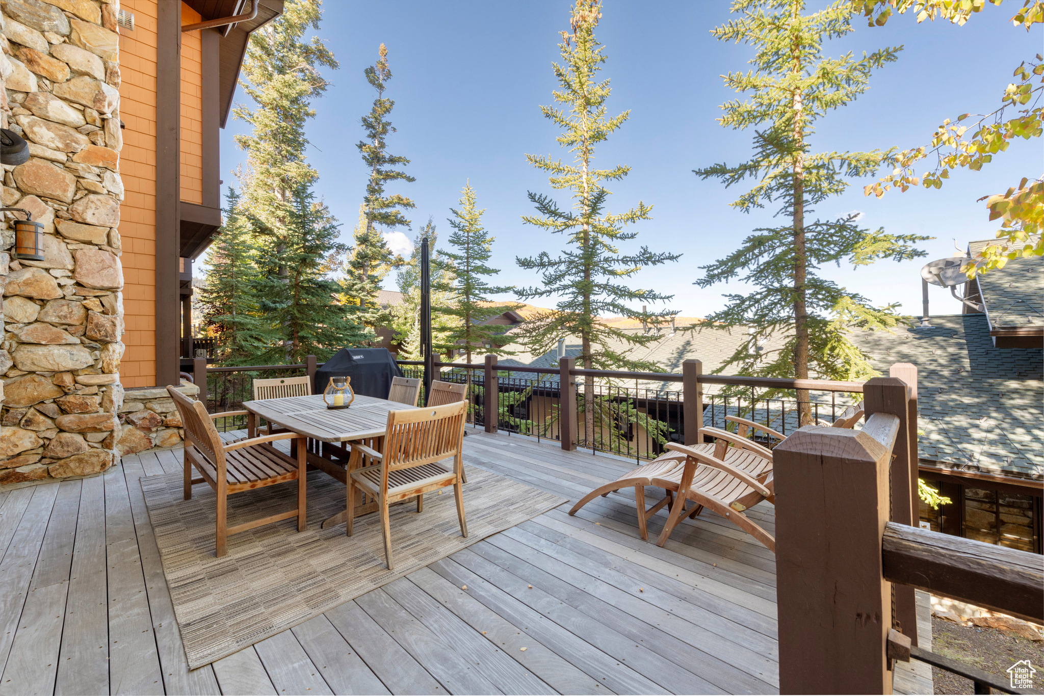 LOOKOUT AT DEER VALLEY - Residential