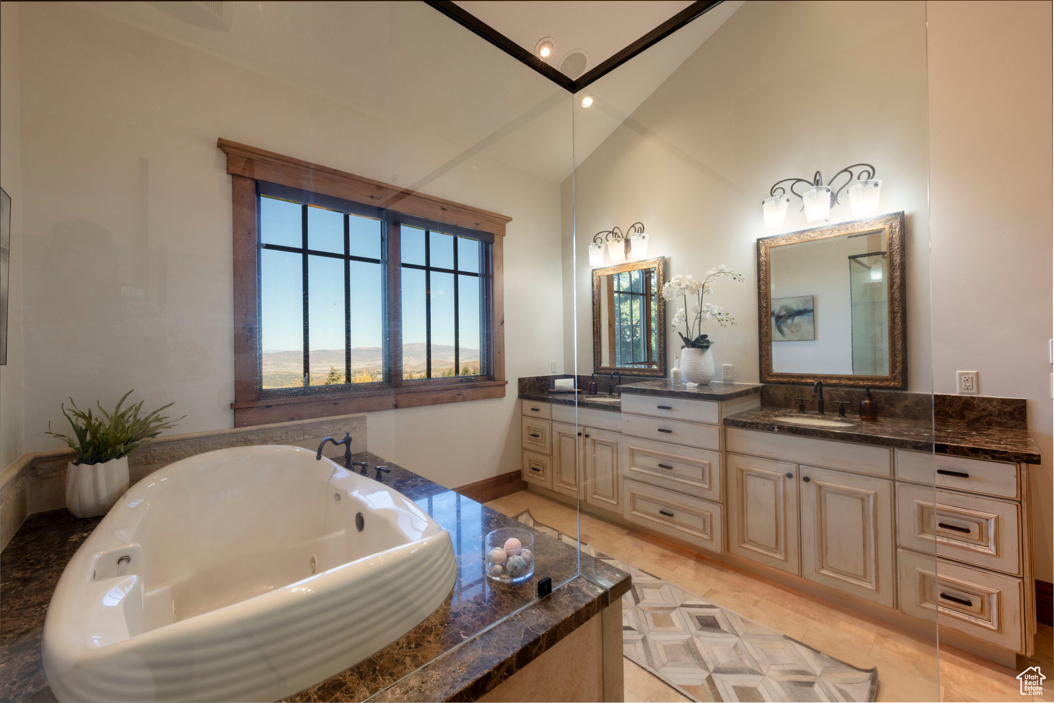 LOOKOUT AT DEER VALLEY - Residential