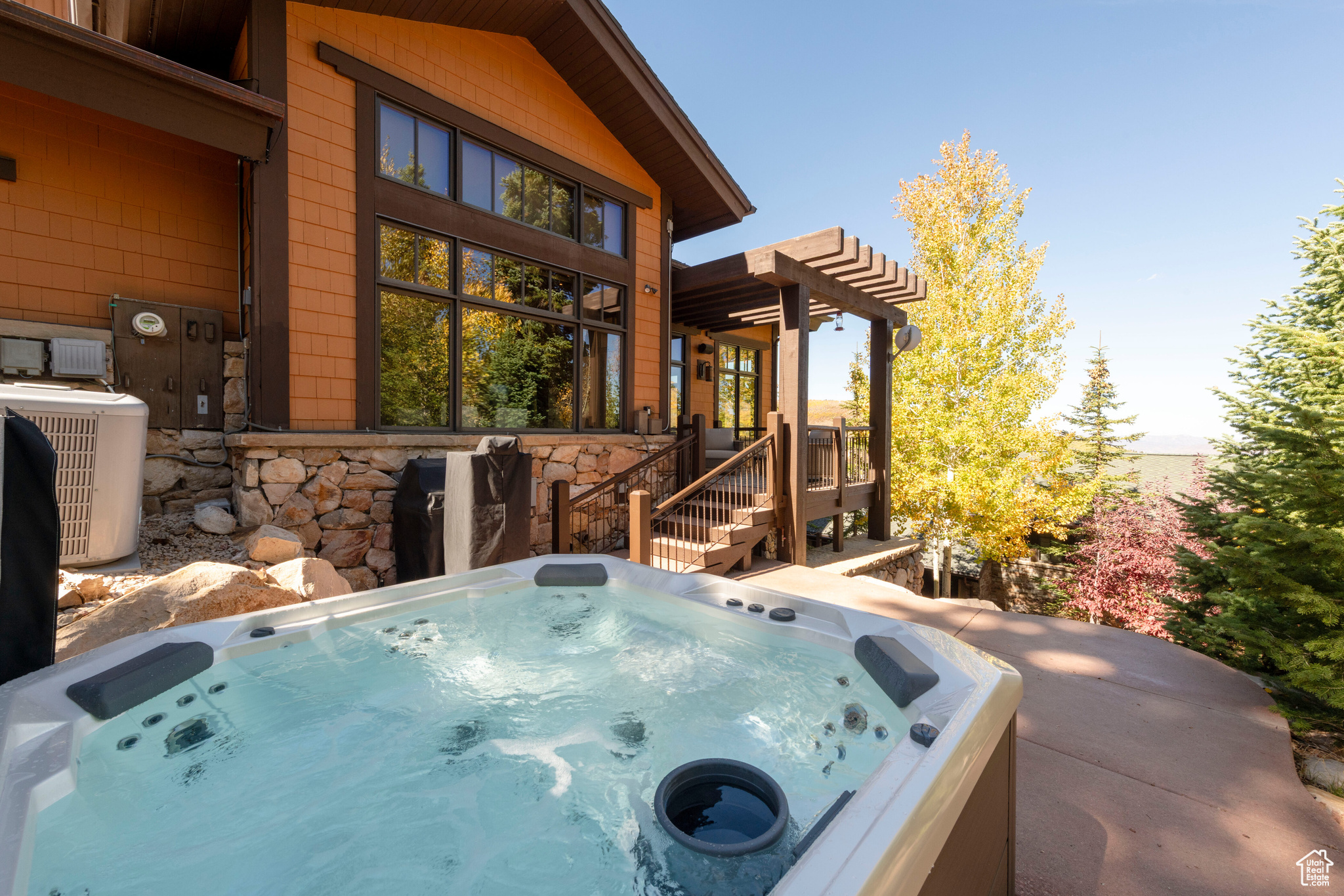 LOOKOUT AT DEER VALLEY - Residential