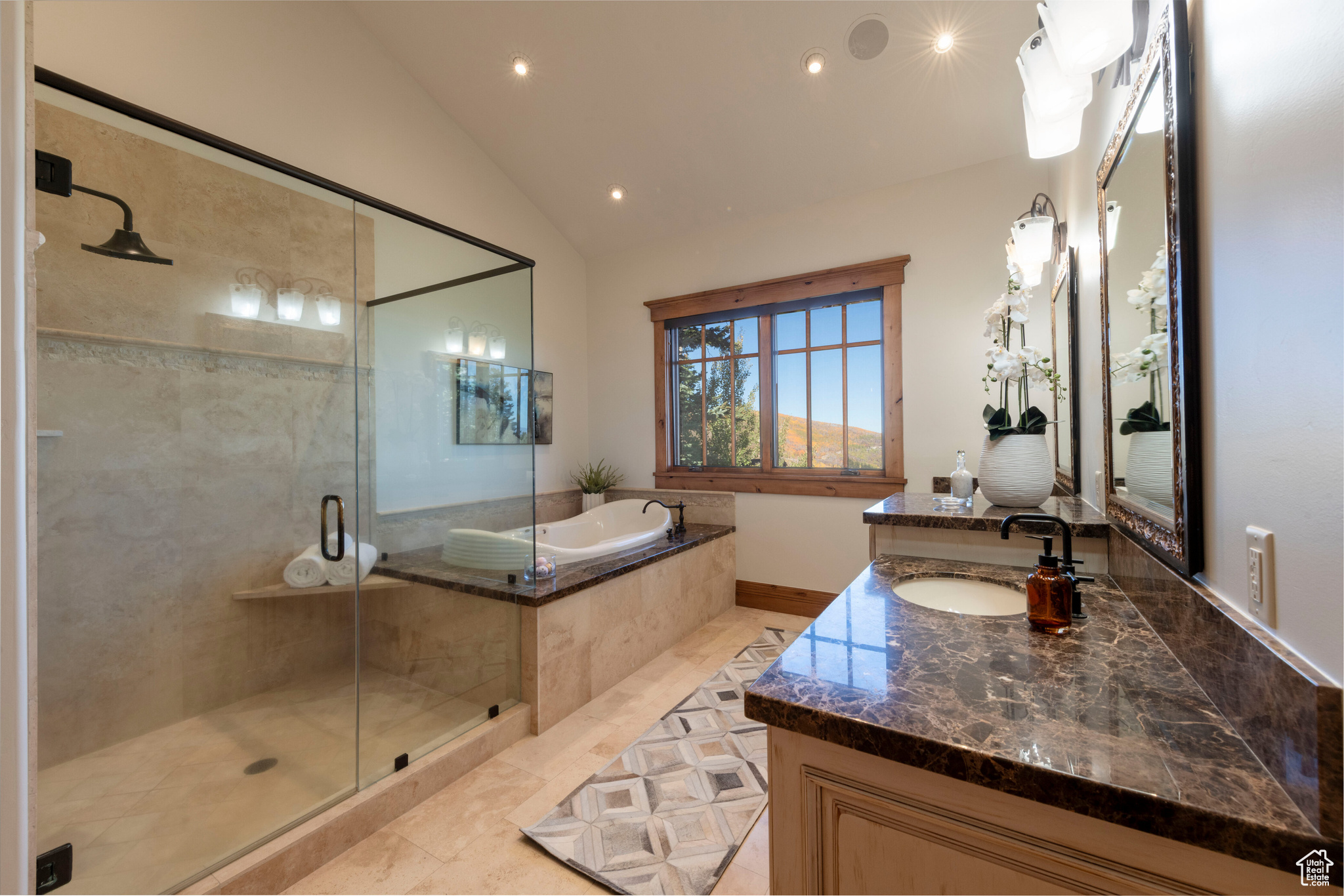 LOOKOUT AT DEER VALLEY - Residential