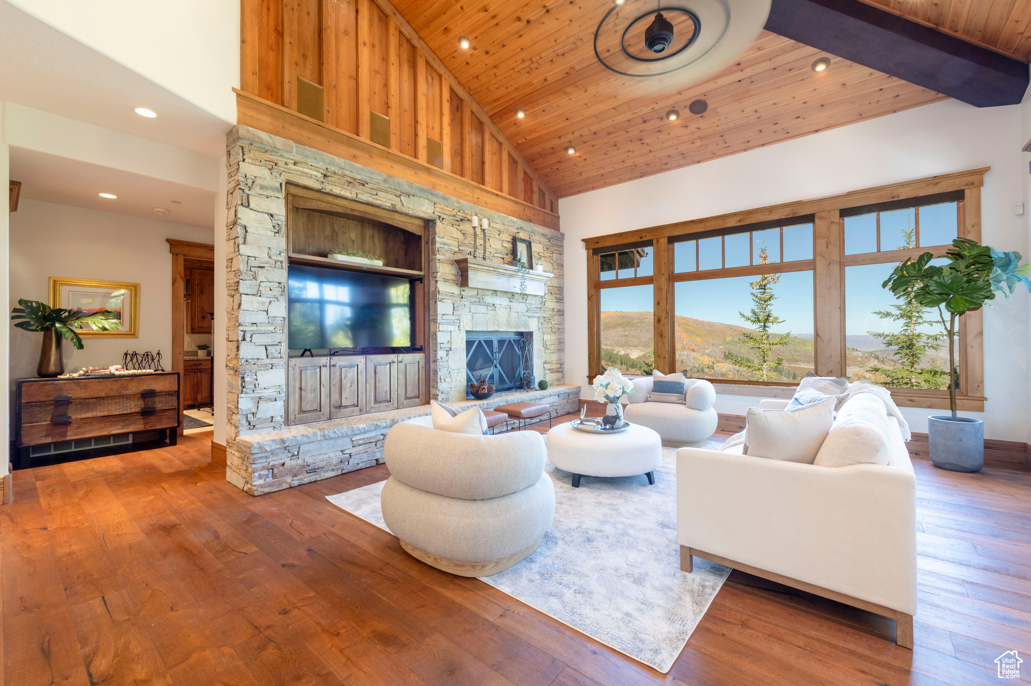 LOOKOUT AT DEER VALLEY - Residential