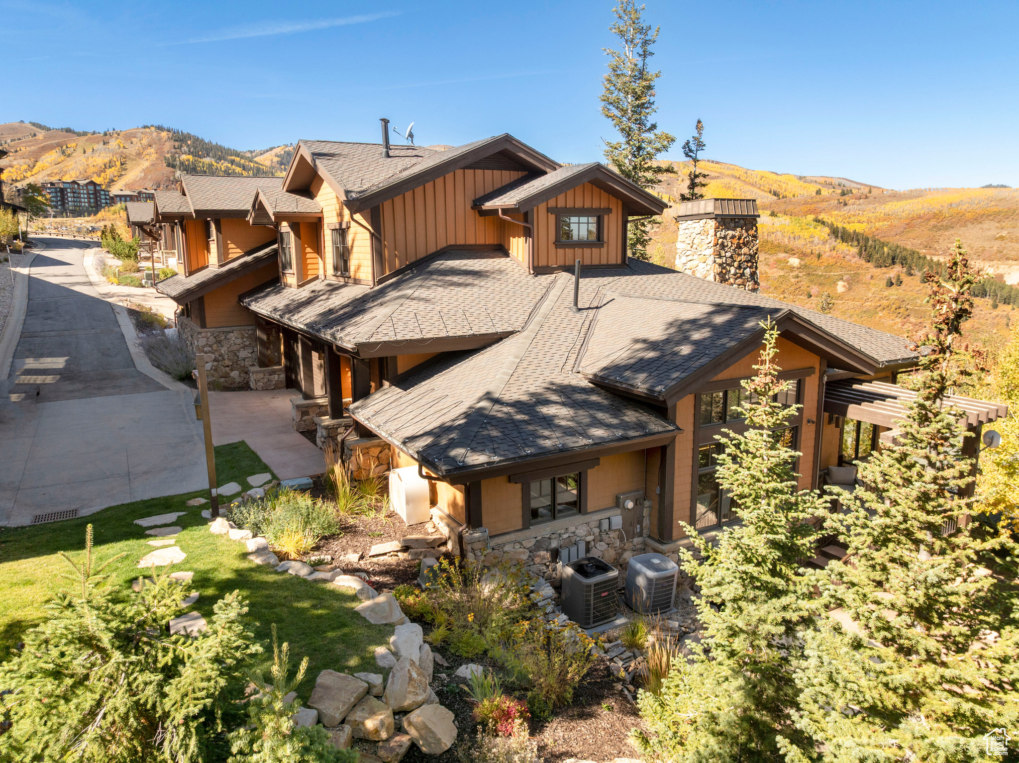 LOOKOUT AT DEER VALLEY - Residential