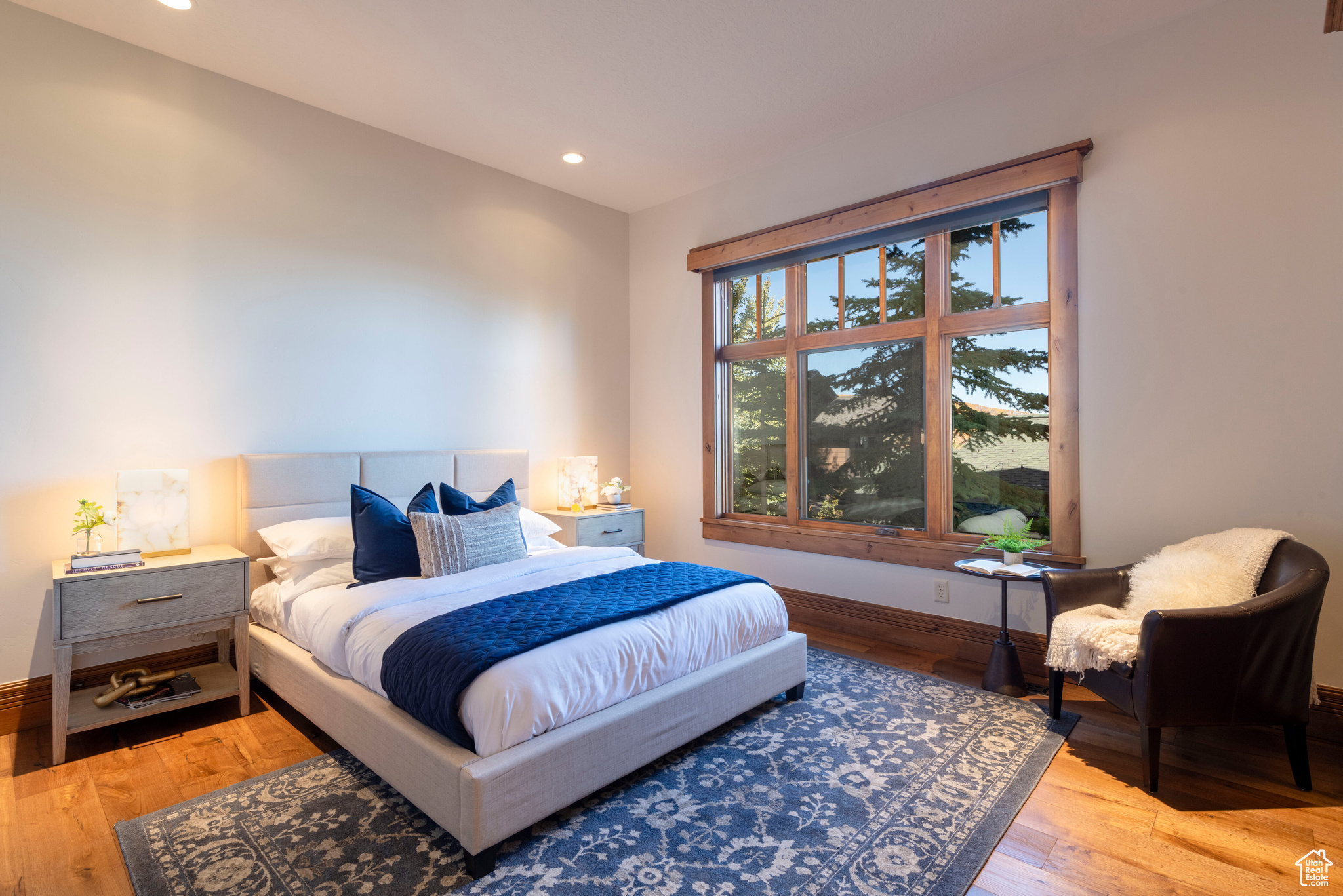 LOOKOUT AT DEER VALLEY - Residential