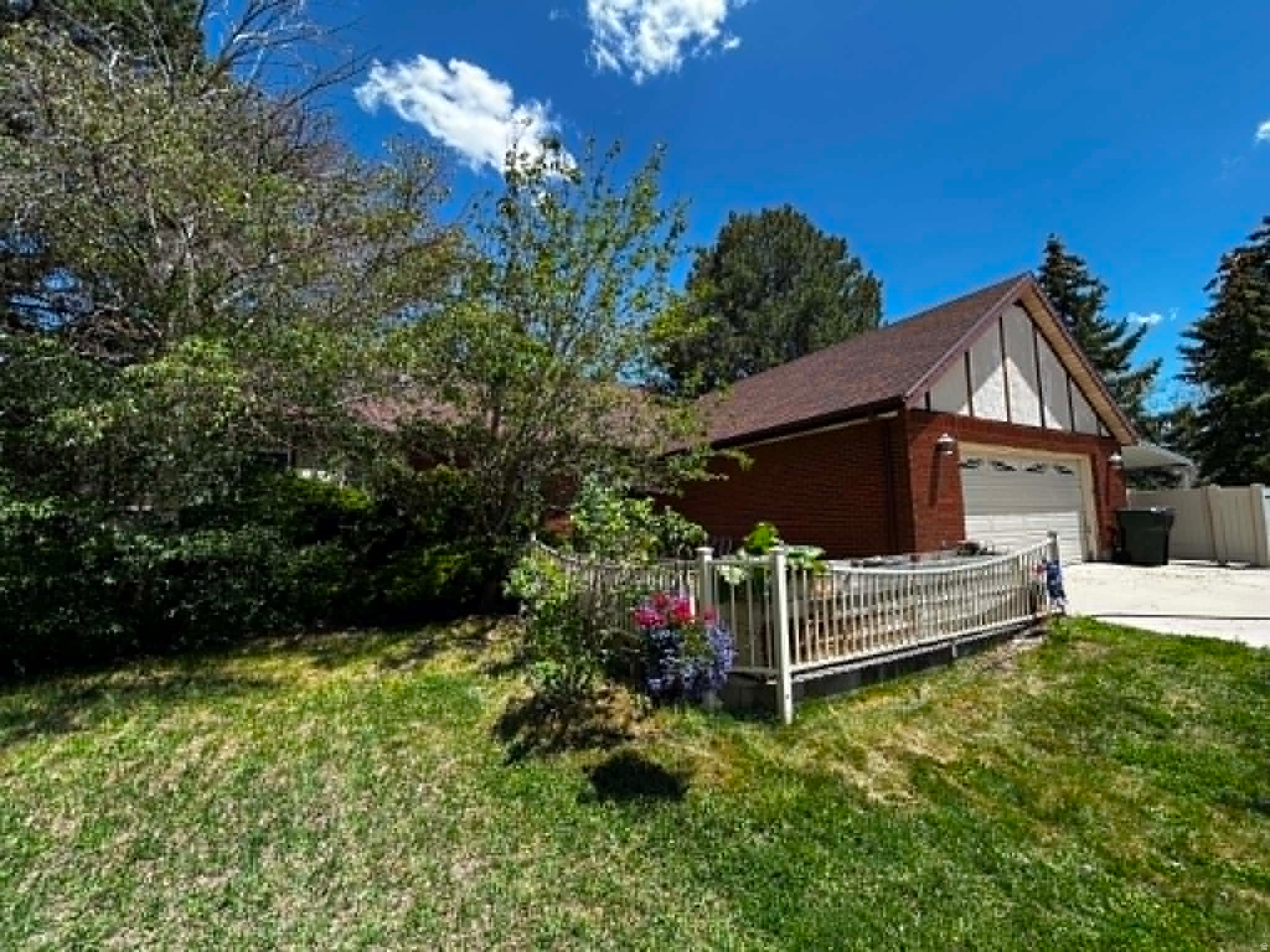 PARK CREST - Residential