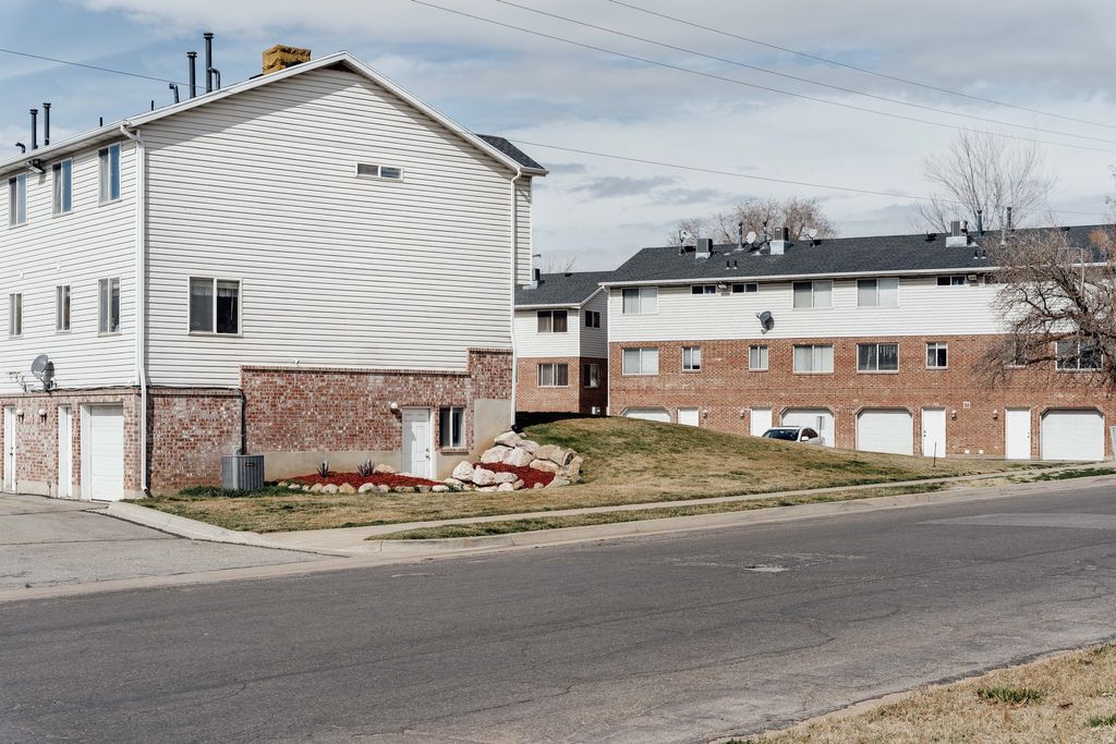 Photo of 288 S 500 E #G1, Clearfield, UT 84015 (MLS # 2142812)