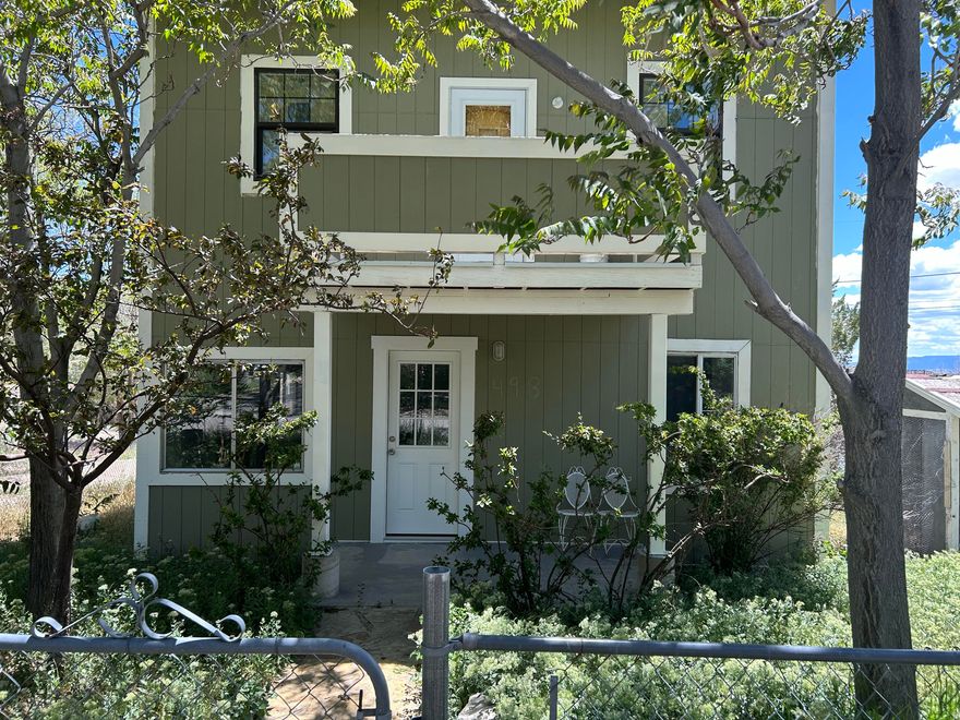 Looking for incredible views and true peace and quiet? This beautiful 2-bed, 1-bath rental in Kenilworth offers stunning scenery, relaxing privacy, and comfortable living - the perfect mountain escape.