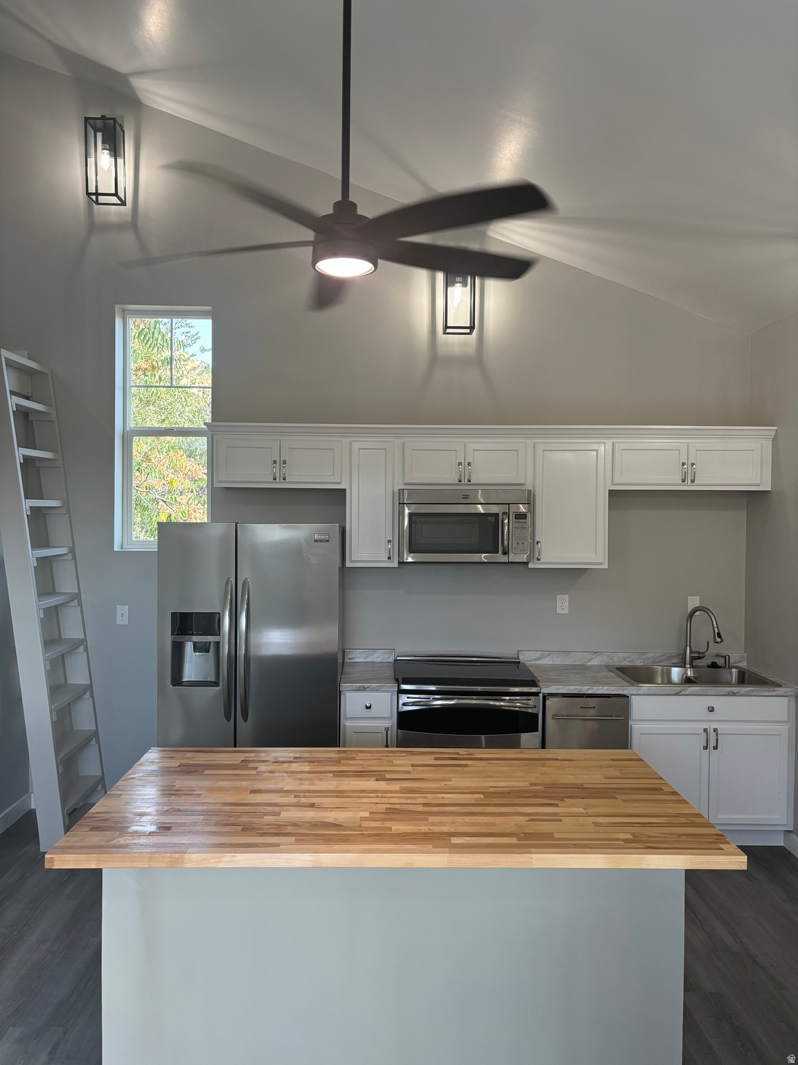 KENILWORTH SUB - Residential Lease