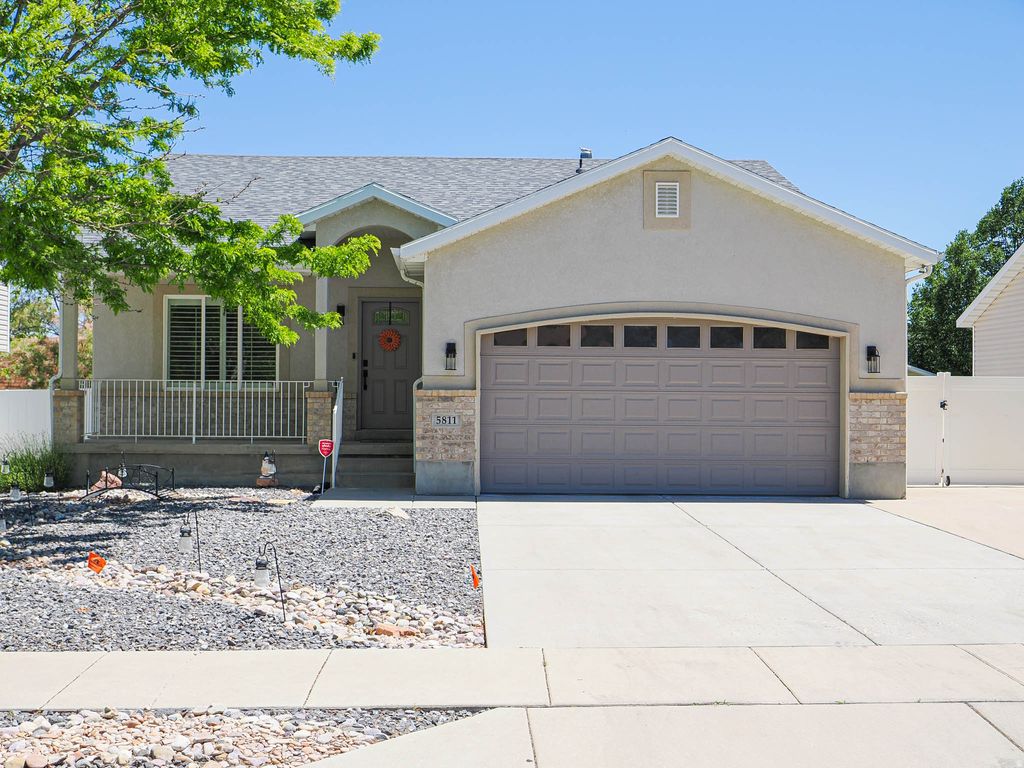 Photo of 5811 S CREST FLOWER WAY, Salt Lake City, UT 84106 (MLS # 2163413)