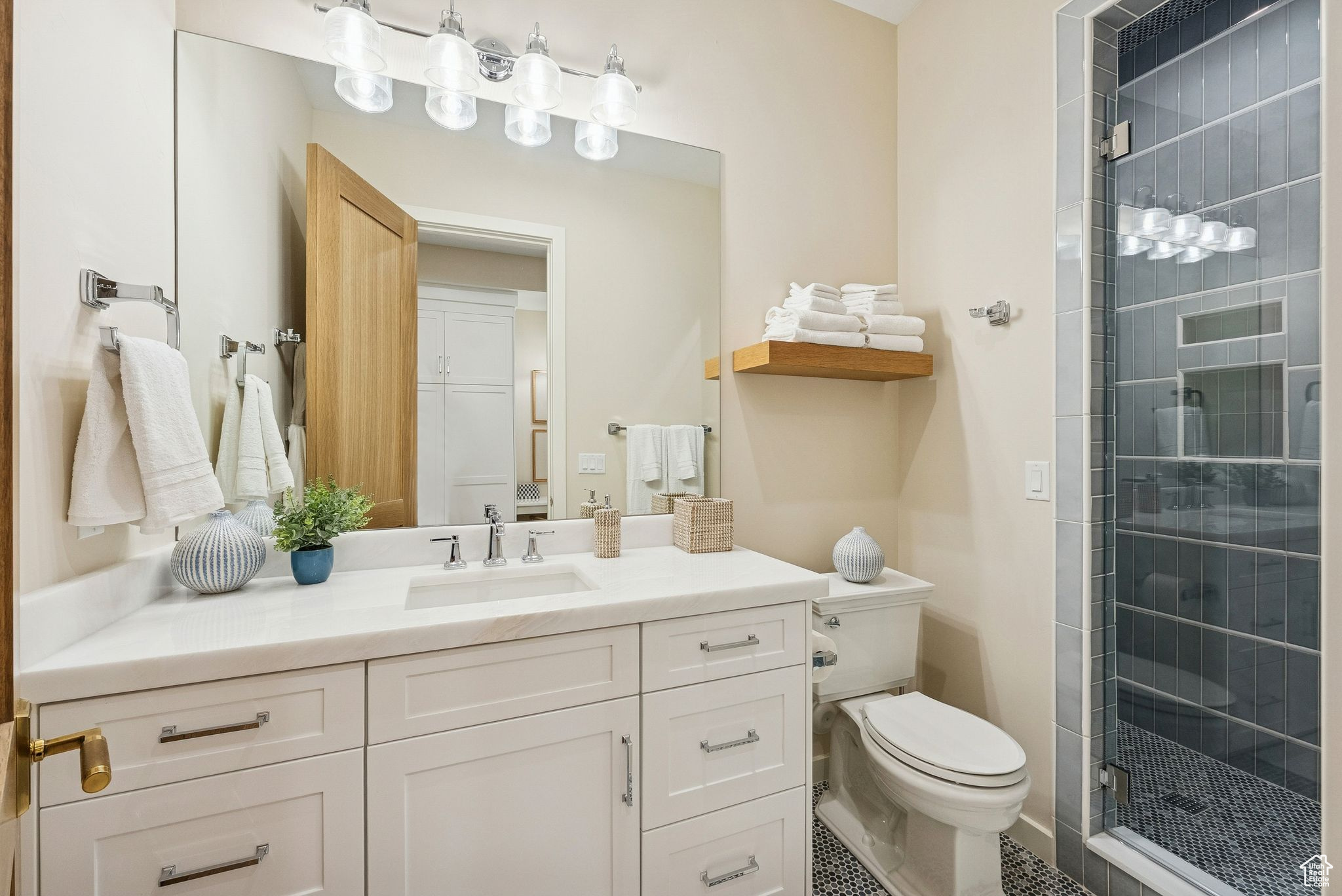 TUHAYE - Residential