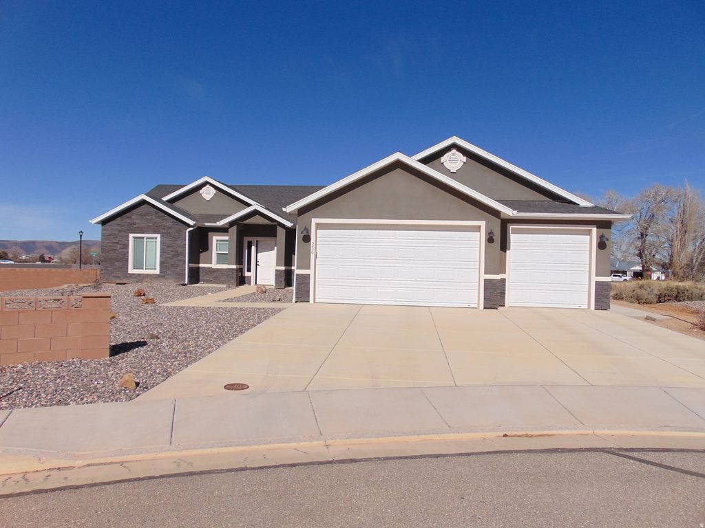 Photo of 256 S 1175 W, Parowan, UT 84761 (MLS # 2142938)