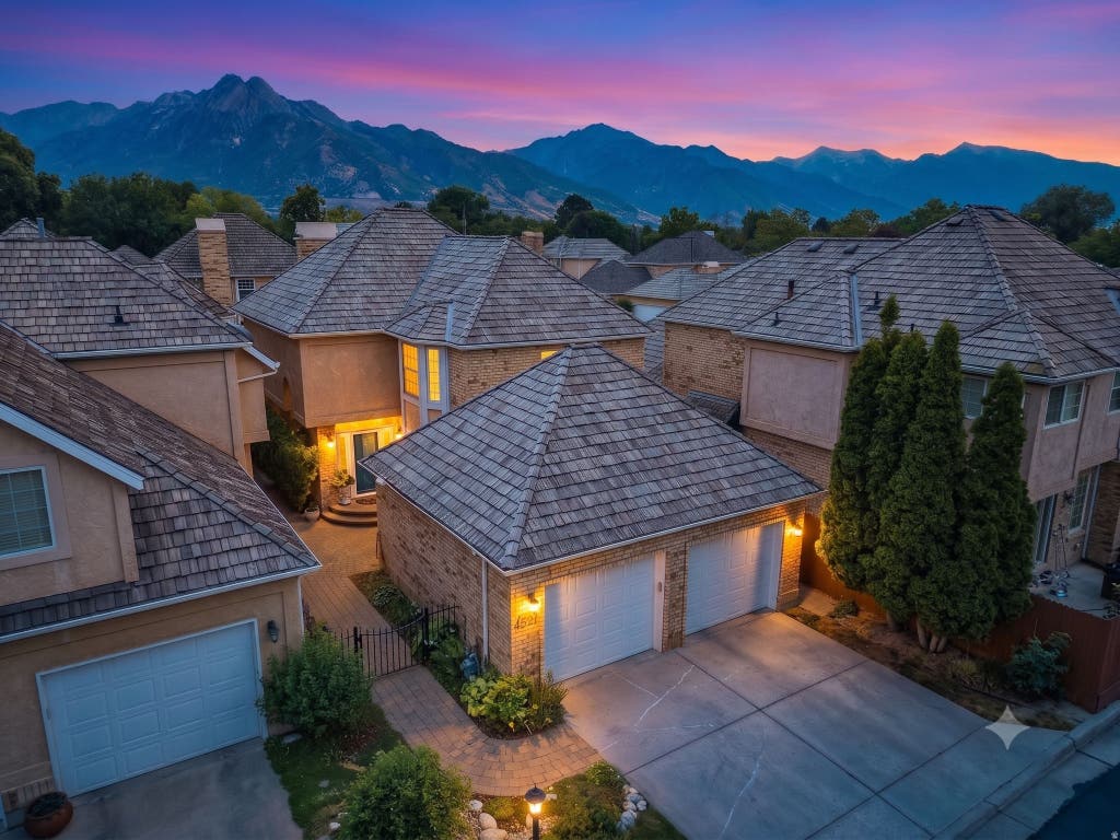Photo of 4521 S COUNTRYLANE RD, Salt Lake City, UT 84117 (MLS # 2172395)