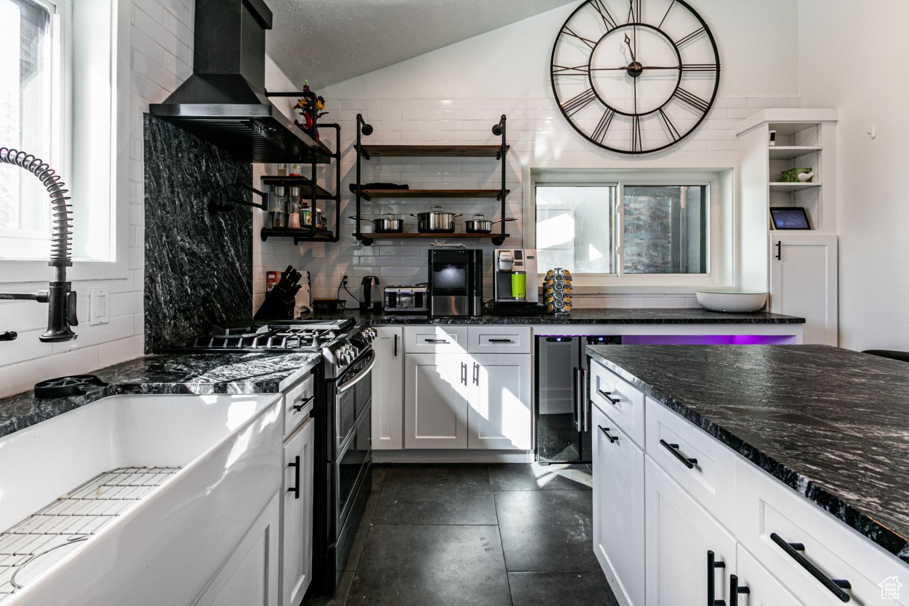 Park City, Utah 84060, United States, 3 Bedrooms Bedrooms, ,3 BathroomsBathrooms,Residential,Pending,5636