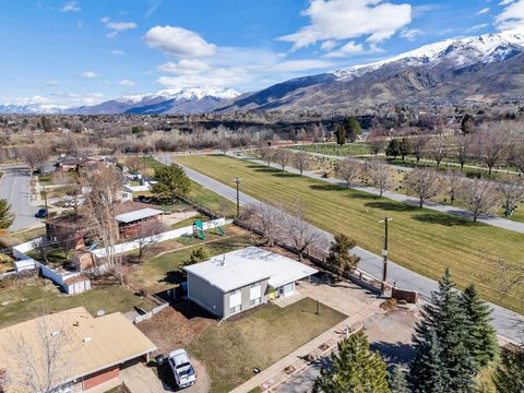 Tiny photo for 425 E 500 N, Kaysville, UT 84037 (MLS # 2139906)