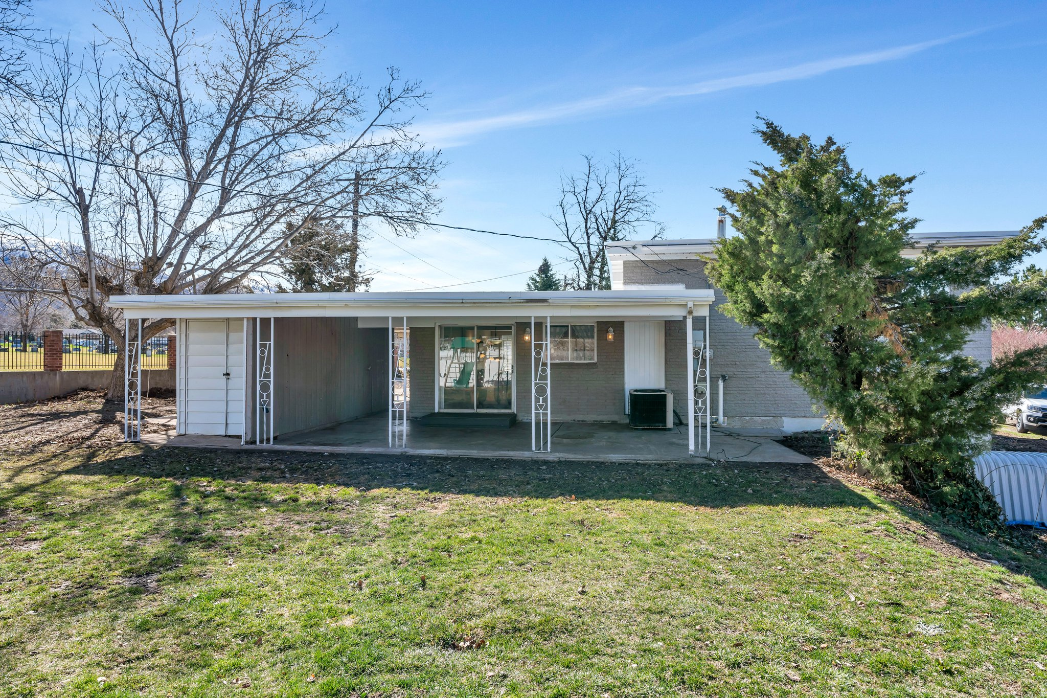 CRESTHOMES - Residential