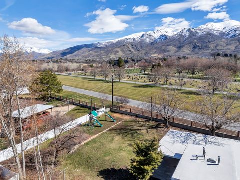 Tiny photo for 425 E 500 N, Kaysville, UT 84037 (MLS # 2139906)