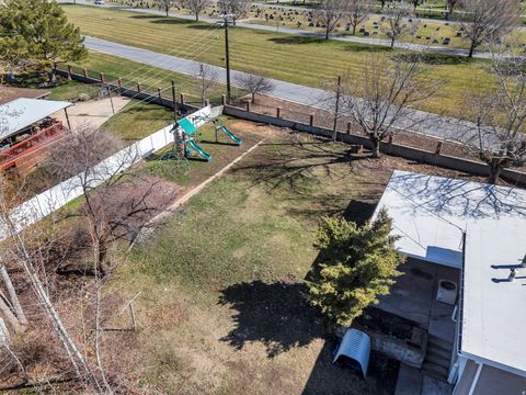 Tiny photo for 425 E 500 N, Kaysville, UT 84037 (MLS # 2139906)