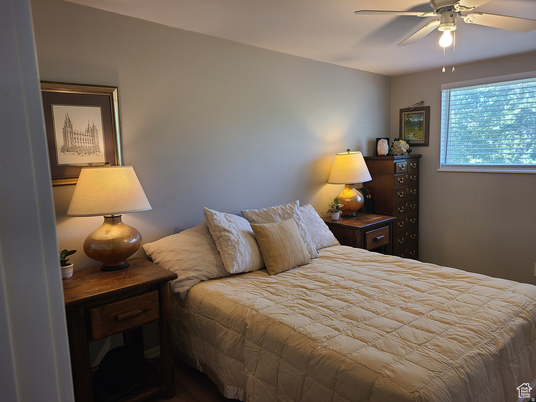 CRESTHOMES - Residential