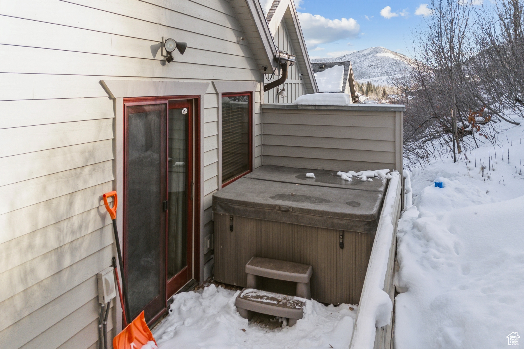 Park City, Utah 84060, United States, 3 Bedrooms Bedrooms, ,3 BathroomsBathrooms,Residential,Pending,18873